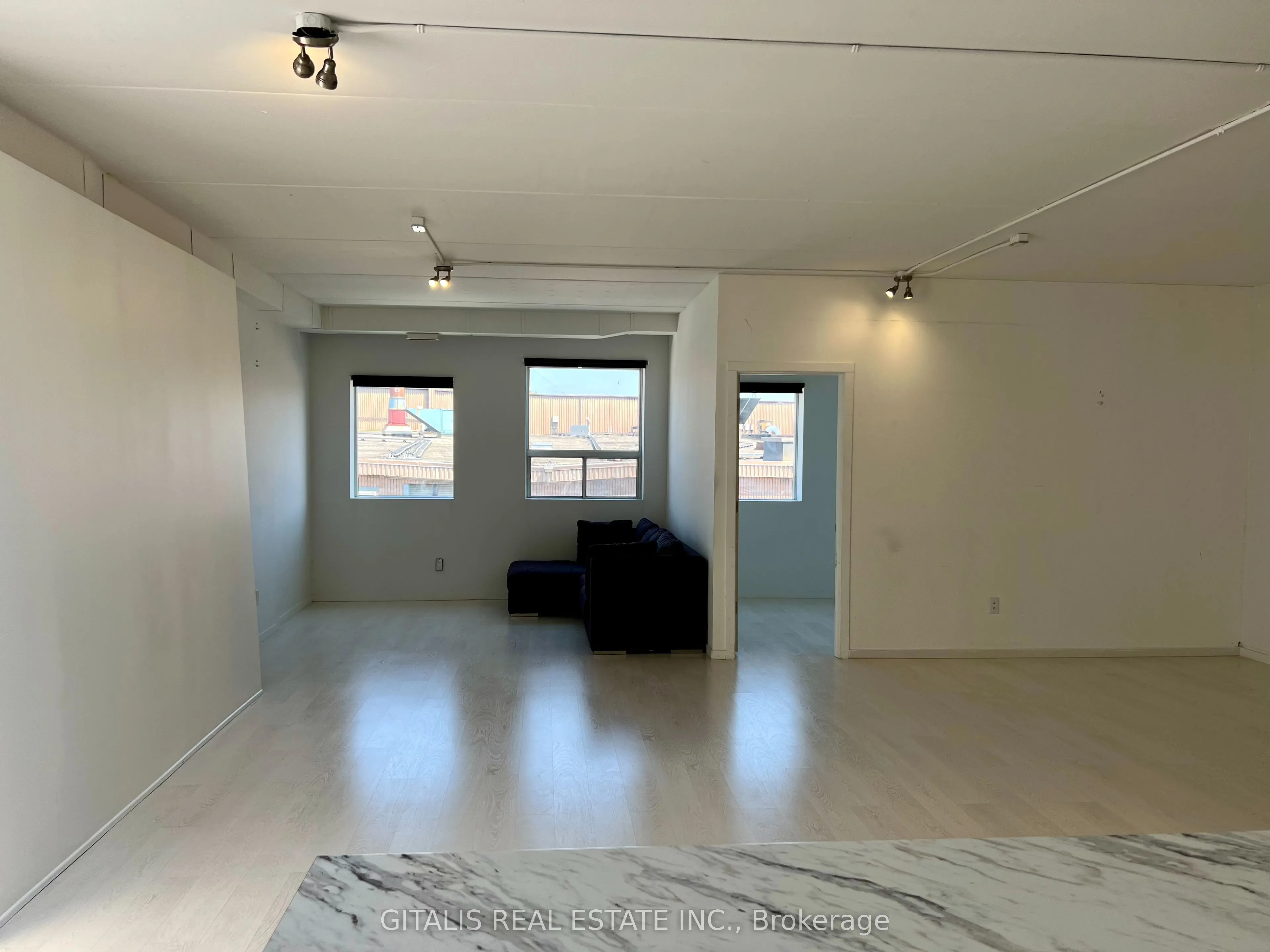 54 Cawthra Avenue, #200