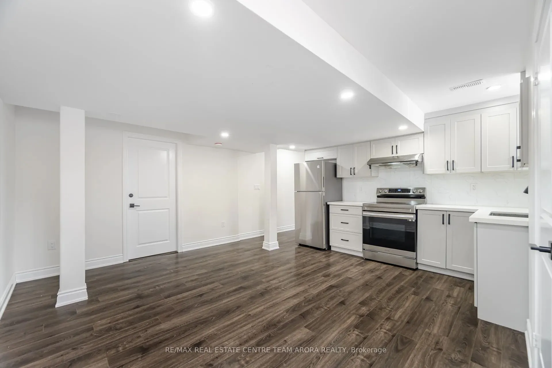 54 Berkwood Hollow Court