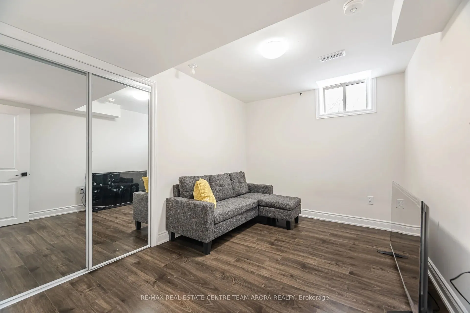 54 Berkwood Hollow Court