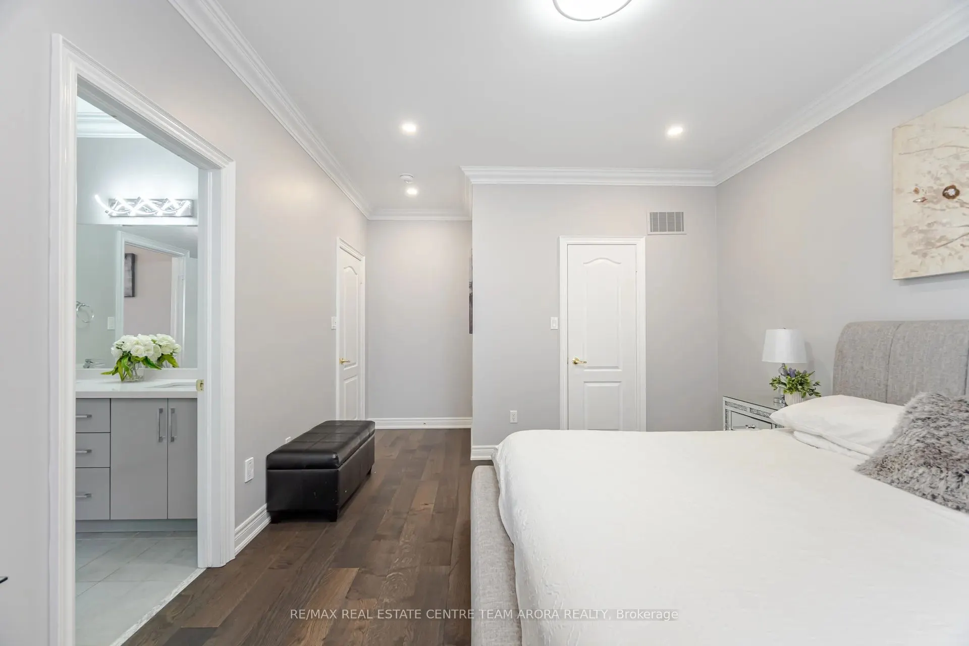 54 Berkwood Hollow Court