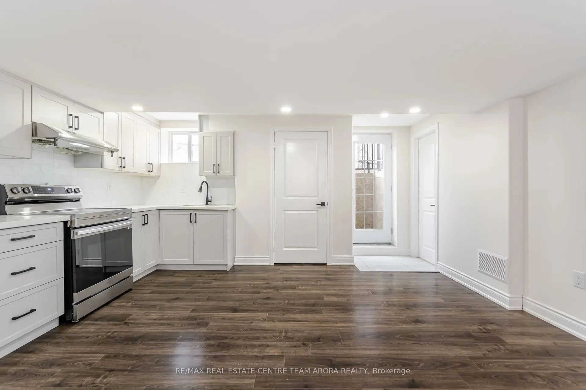 54 Berkwood Hollow Court