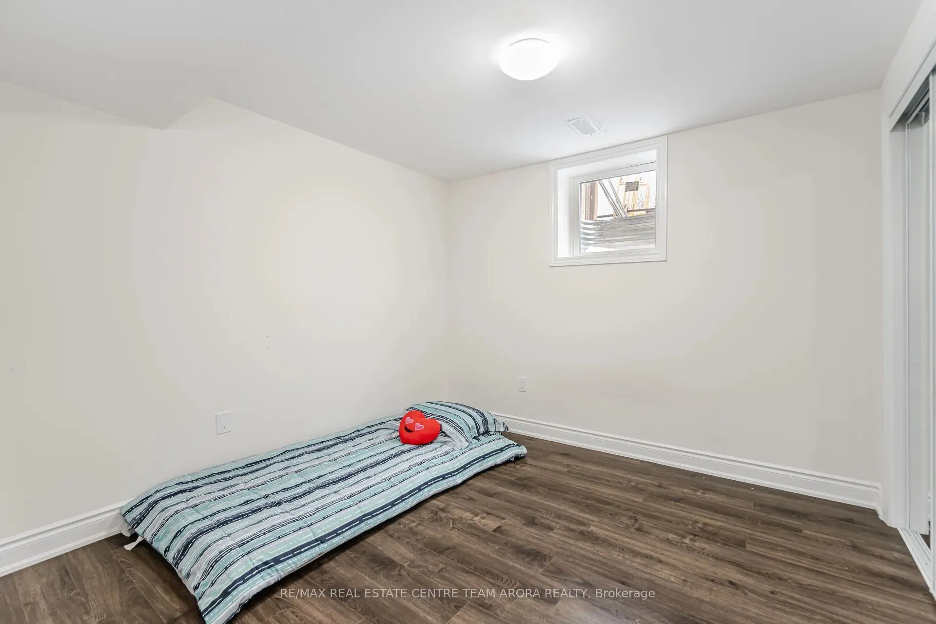 54 Berkwood Hollow Court