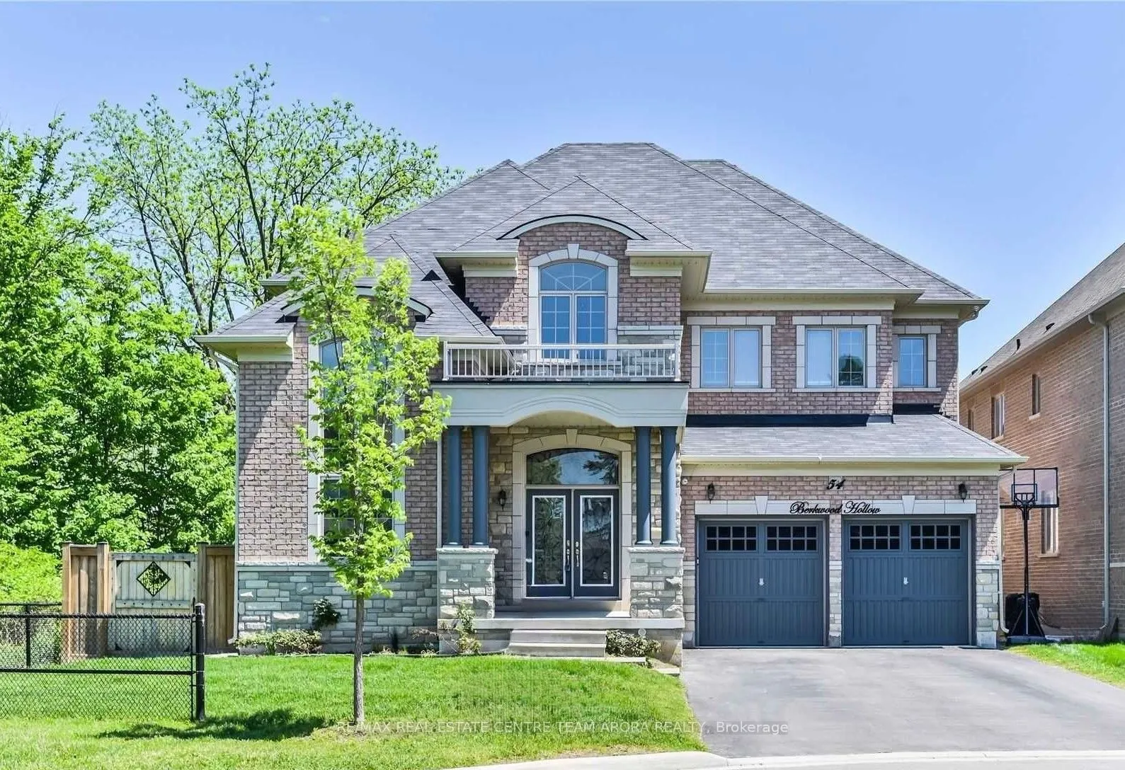 54 Berkwood Hollow Court