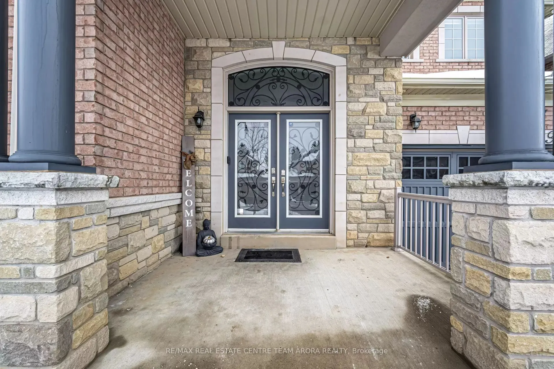 54 Berkwood Hollow Court