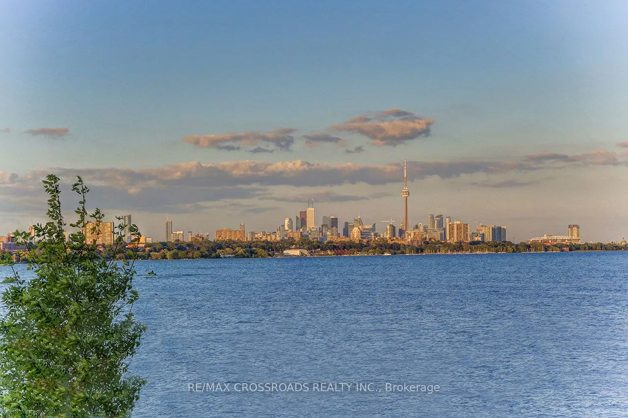 20 Shore Breeze Drive S, #513