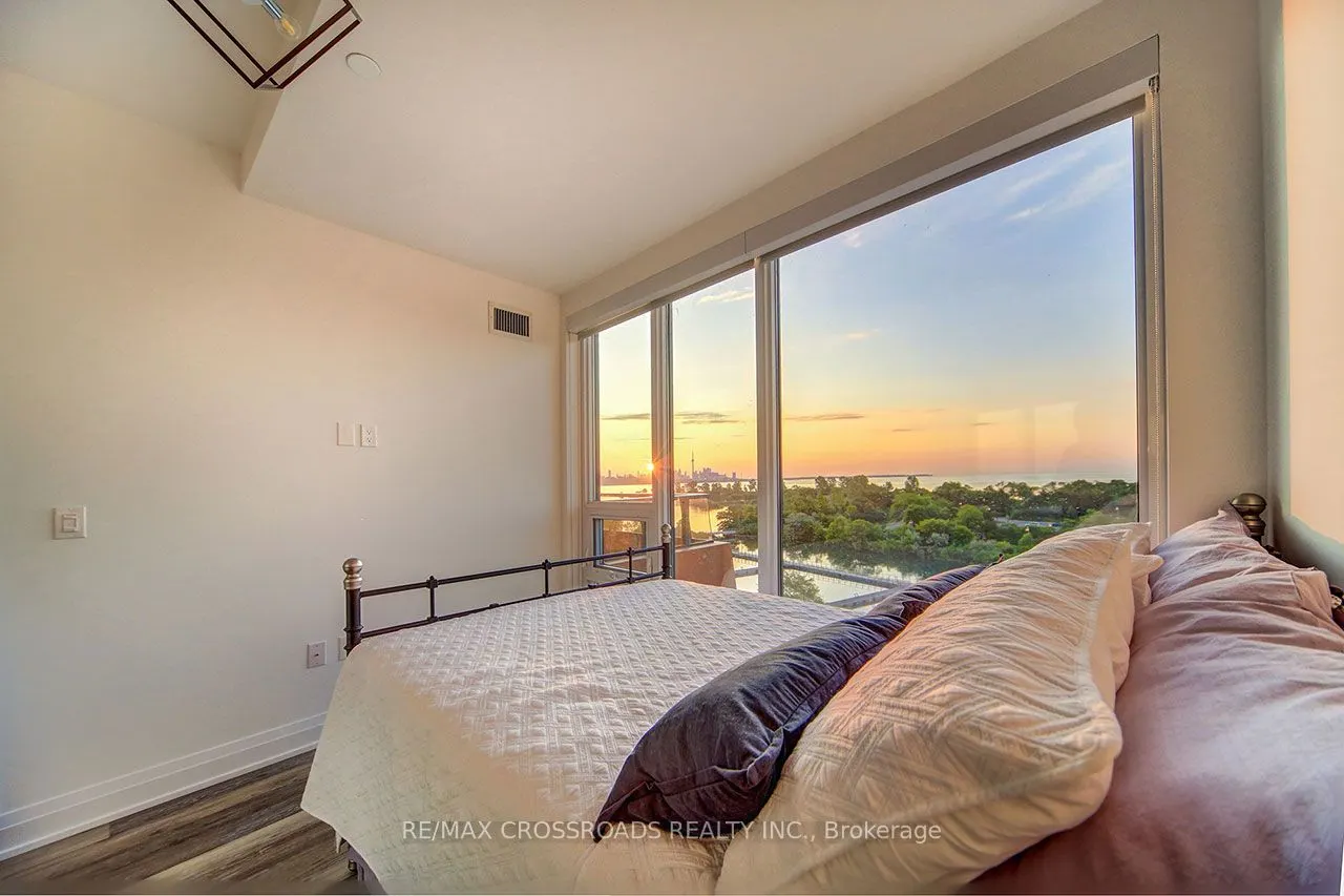 20 Shore Breeze Drive S, #513