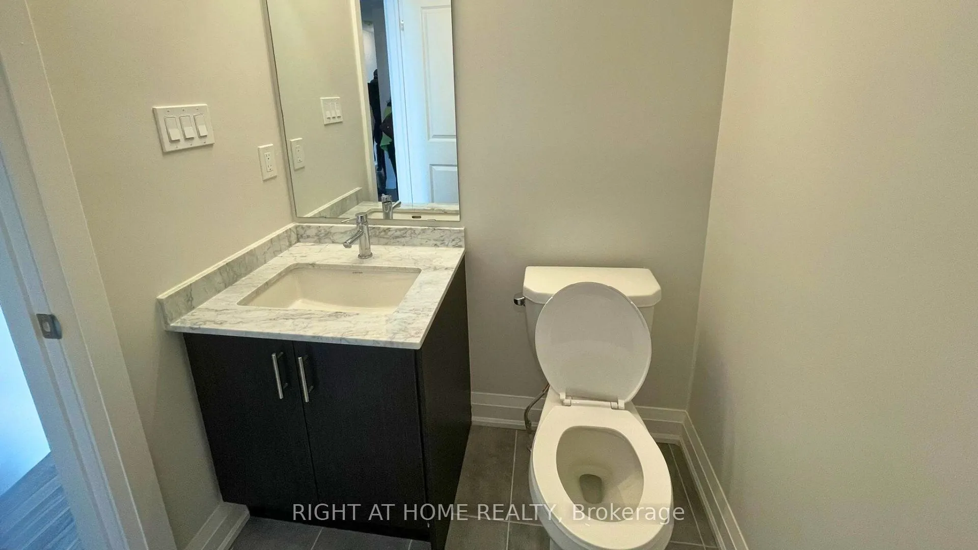 1758 Lawrence Avenue W, #1