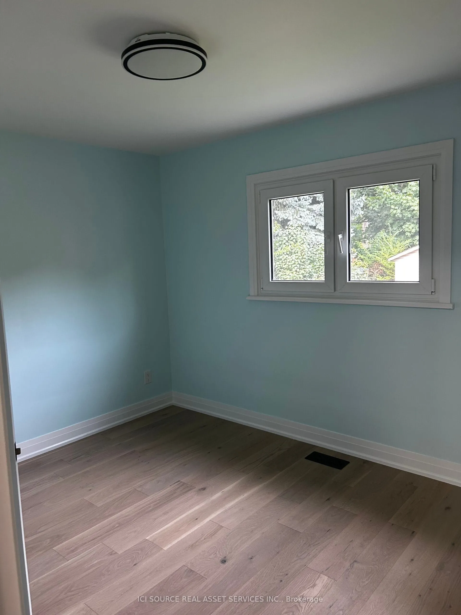 30 Swanhurst Boulevard, #Main Floor