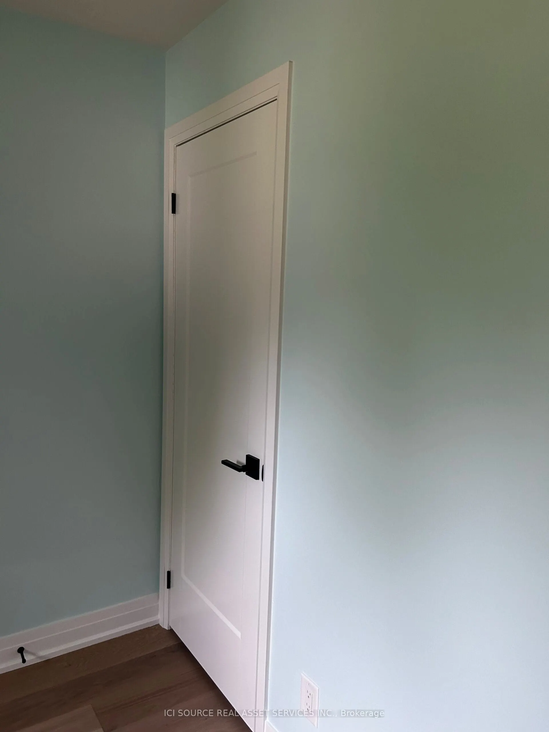 30 Swanhurst Boulevard, #Main Floor