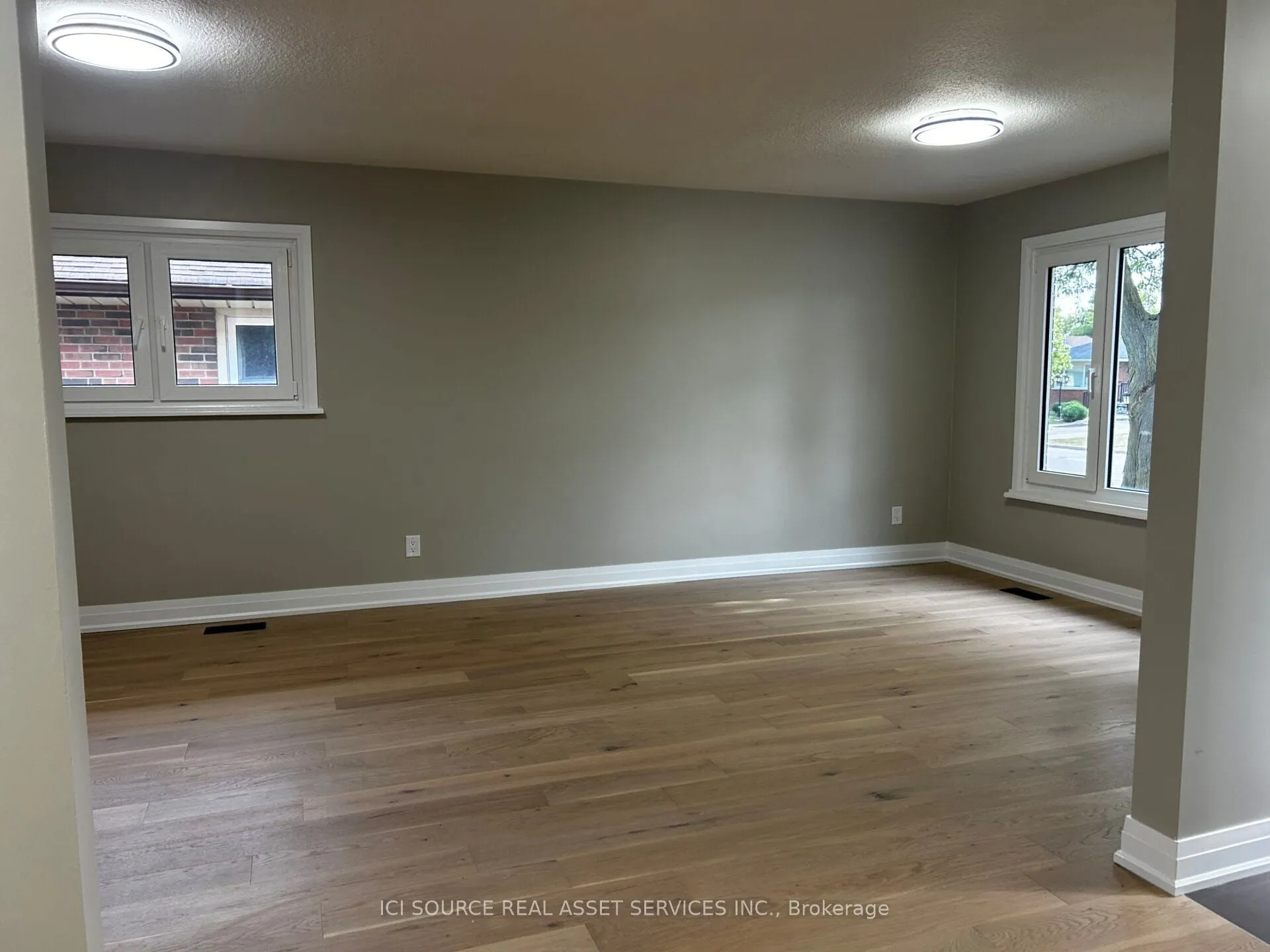 30 Swanhurst Boulevard, #Main Floor