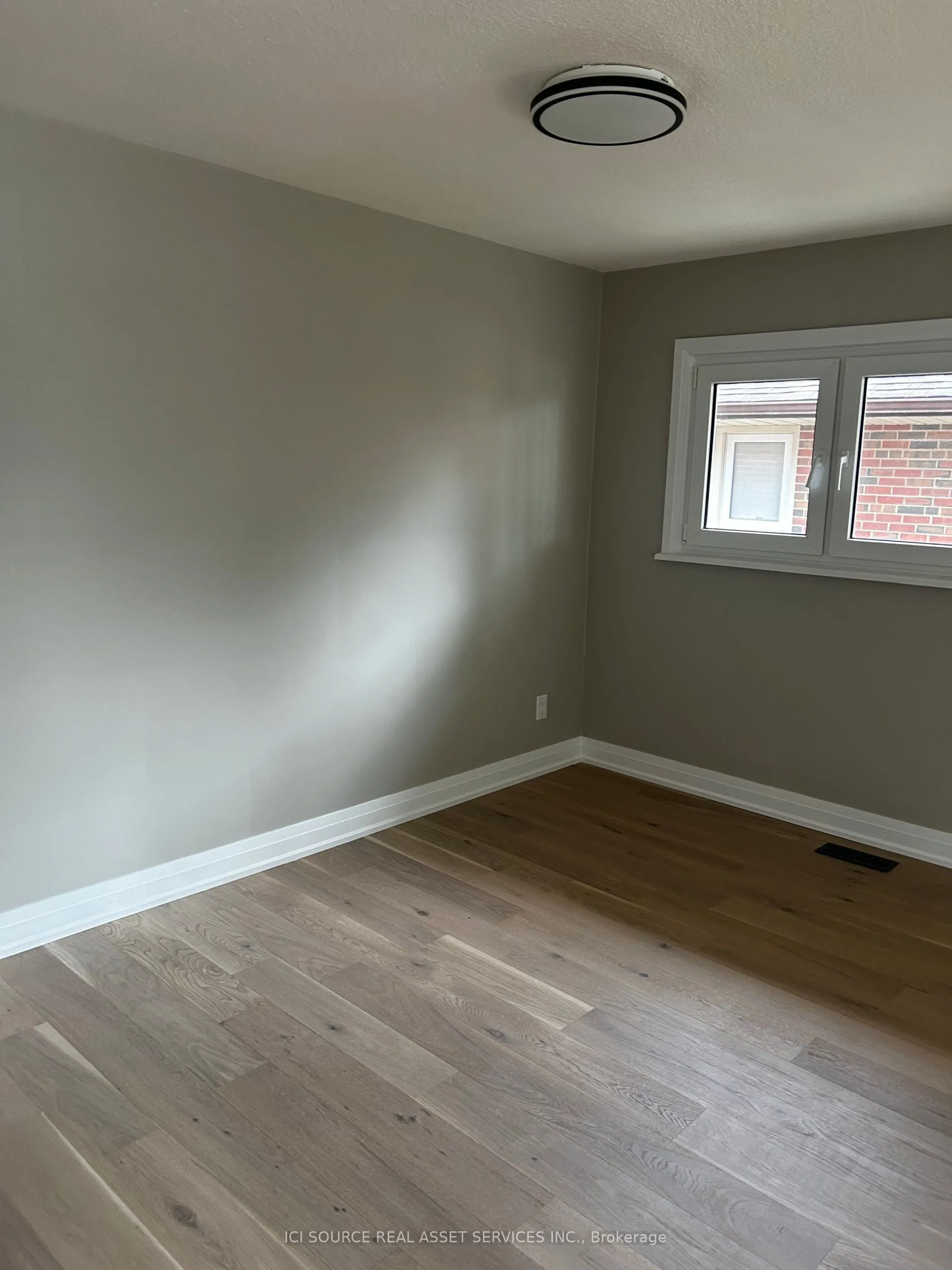 30 Swanhurst Boulevard, #Main Floor
