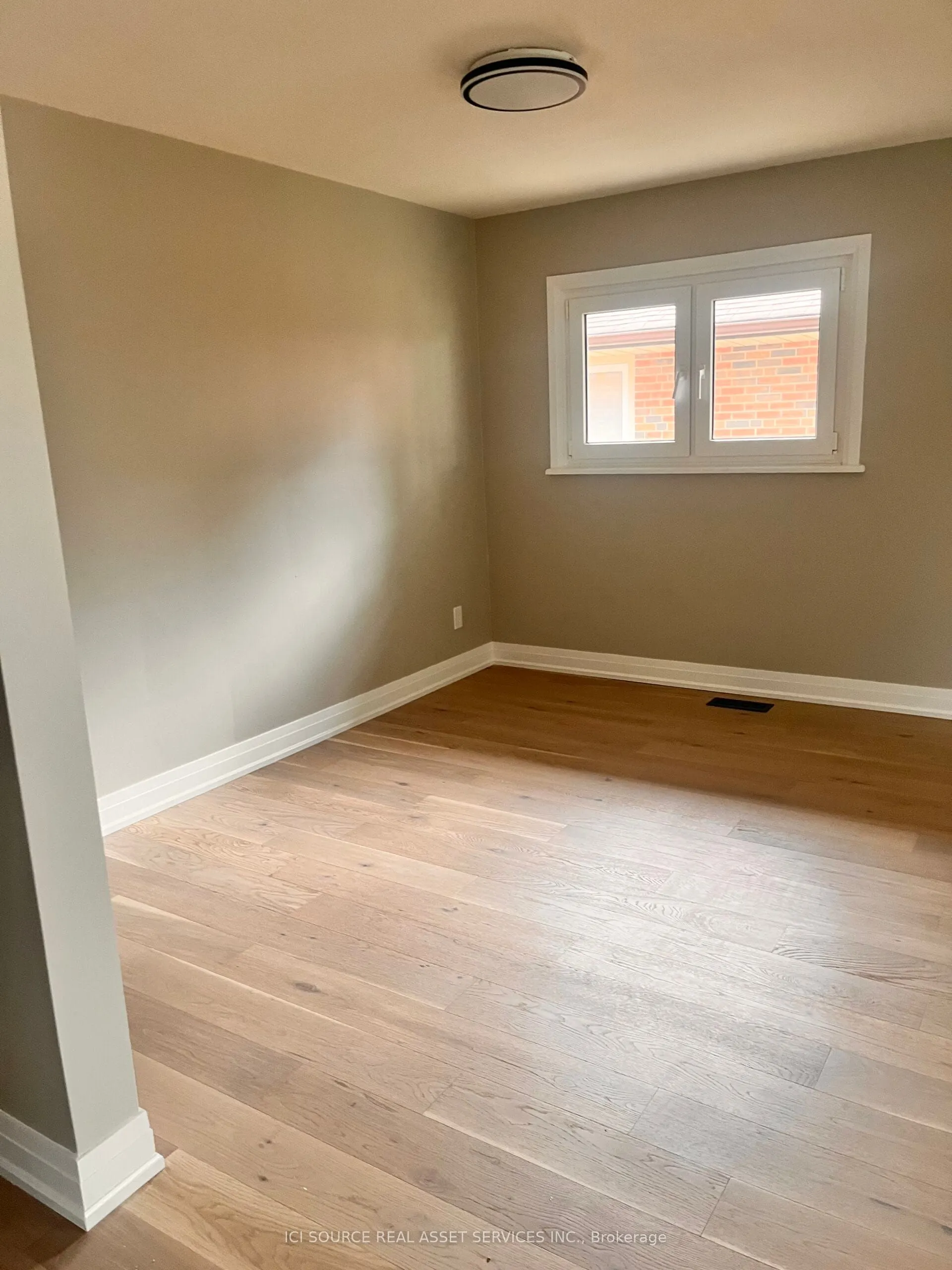 30 Swanhurst Boulevard, #Main Floor