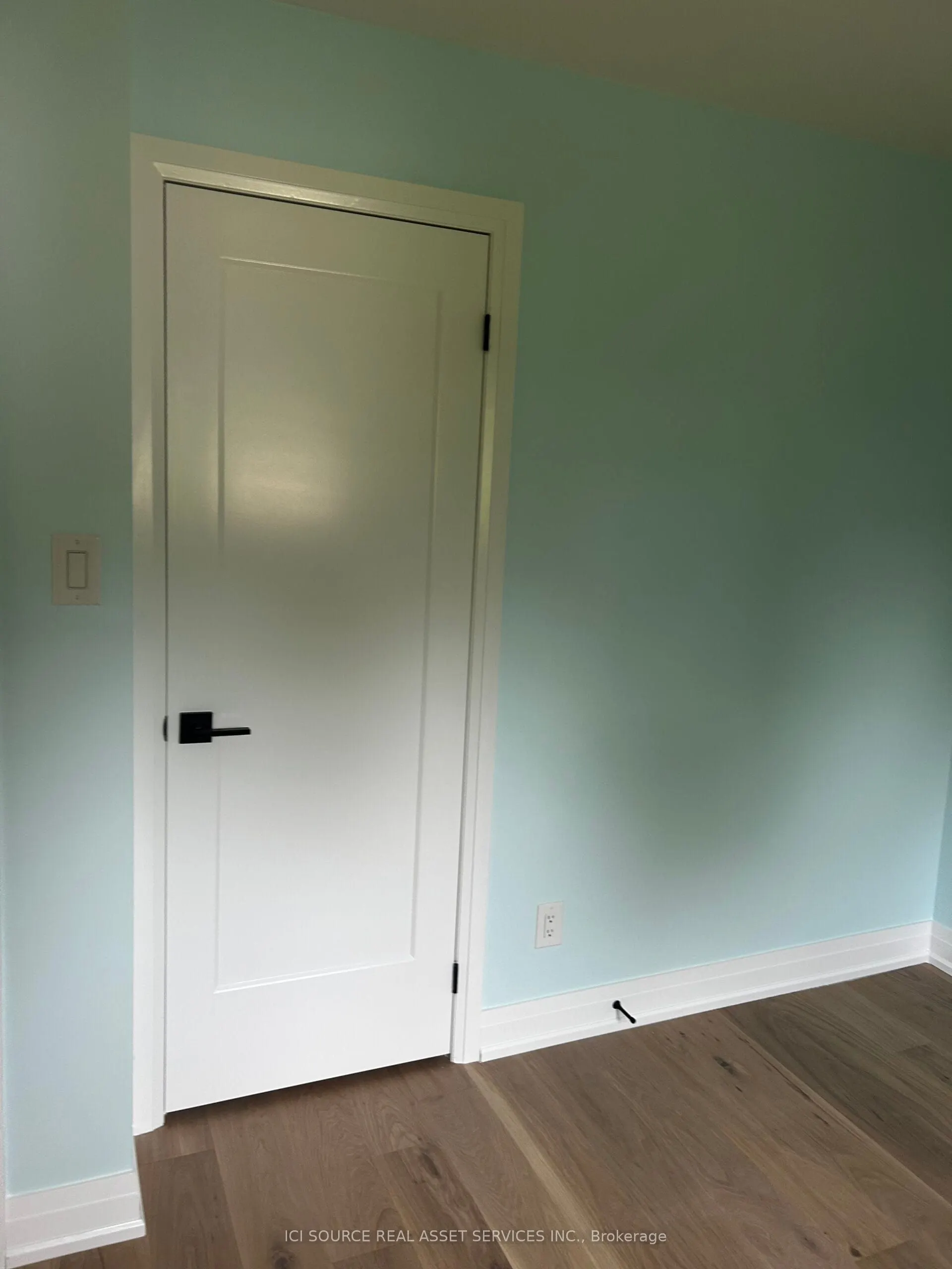 30 Swanhurst Boulevard, #Main Floor