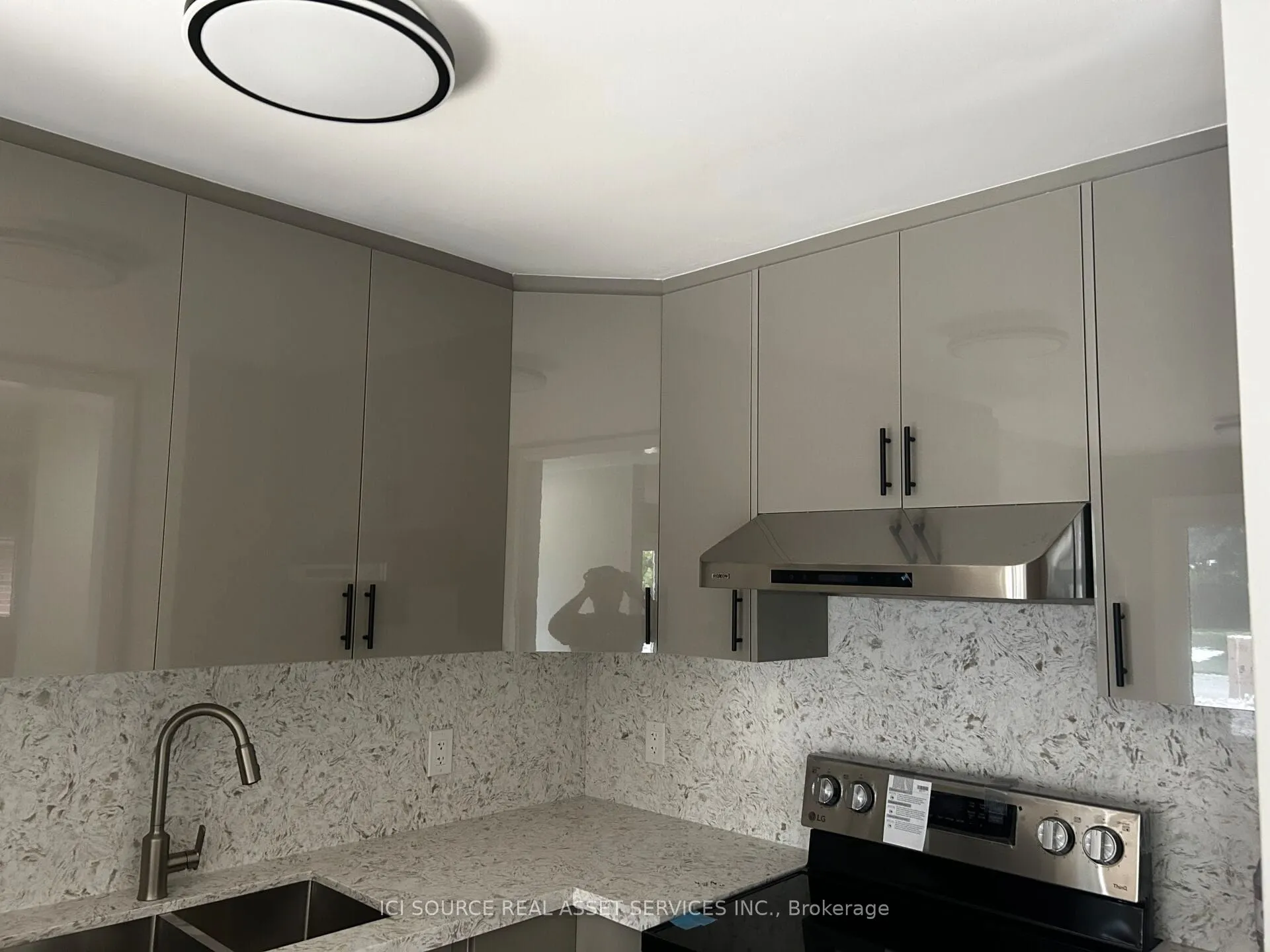 30 Swanhurst Boulevard, #Main Floor