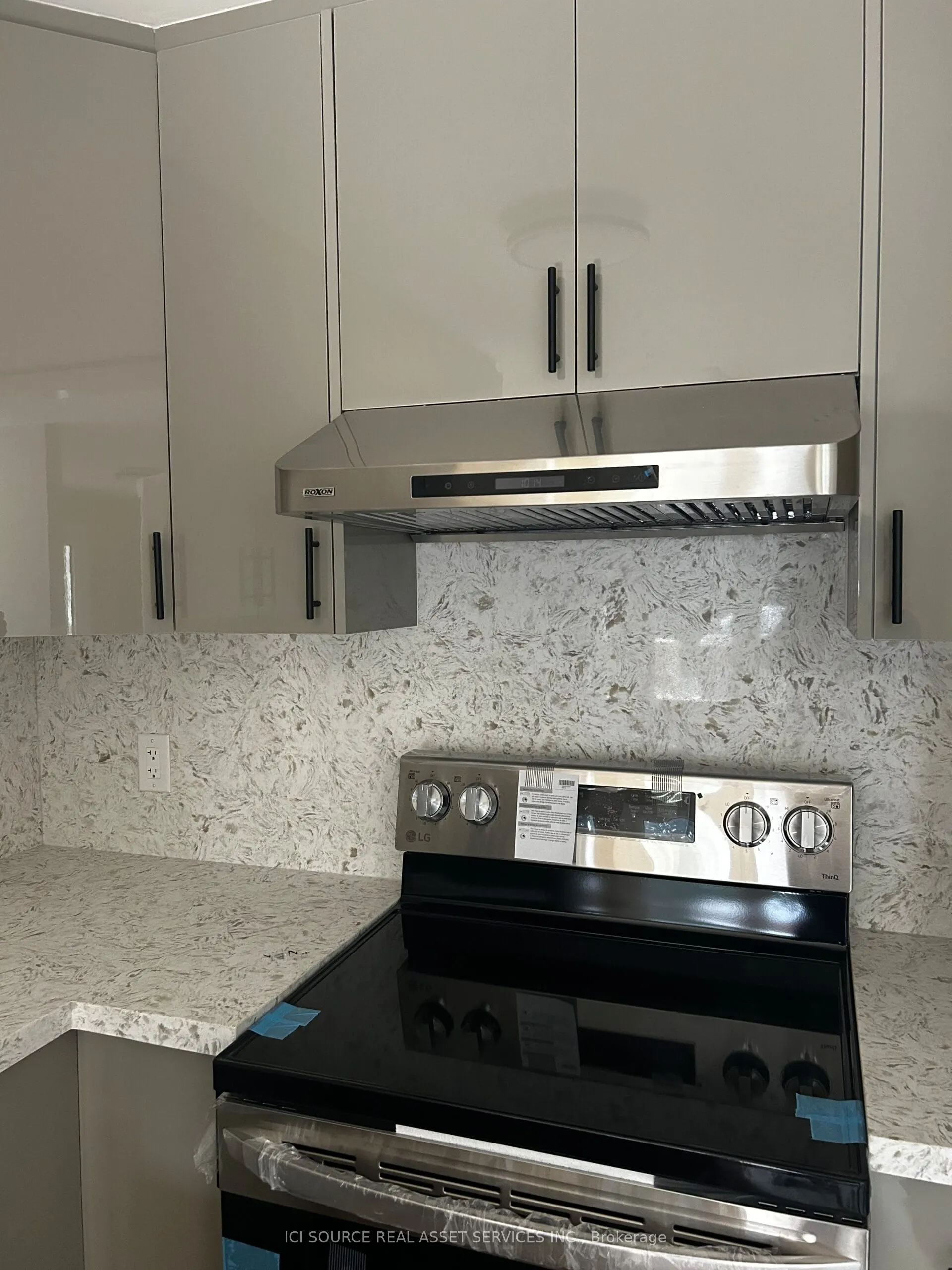 30 Swanhurst Boulevard, #Main Floor