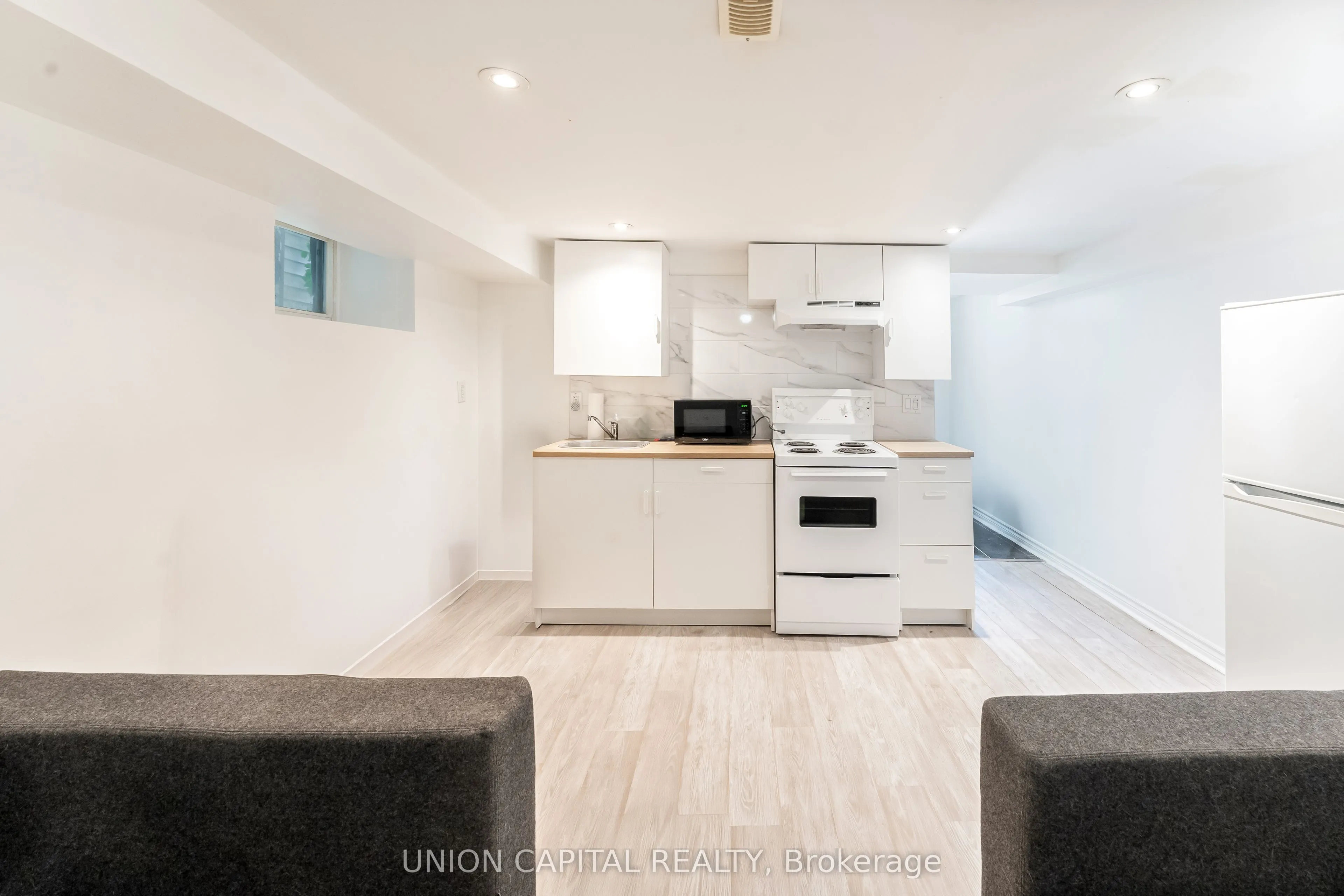 56 Cloverdale Road
