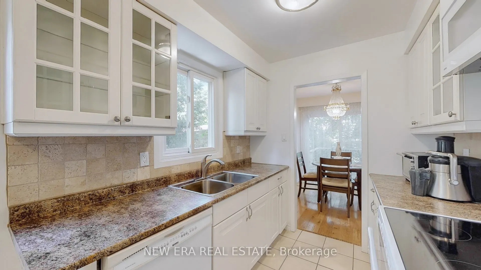 7227 Joliette Crescent