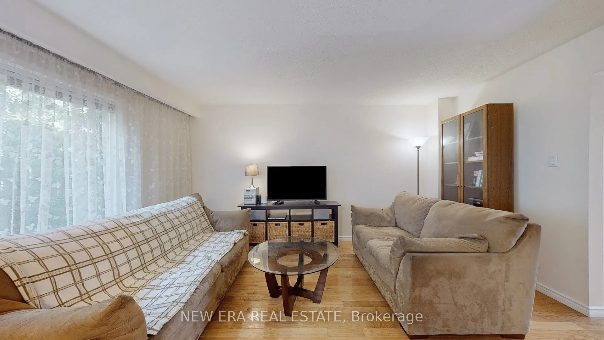 7227 Joliette Crescent