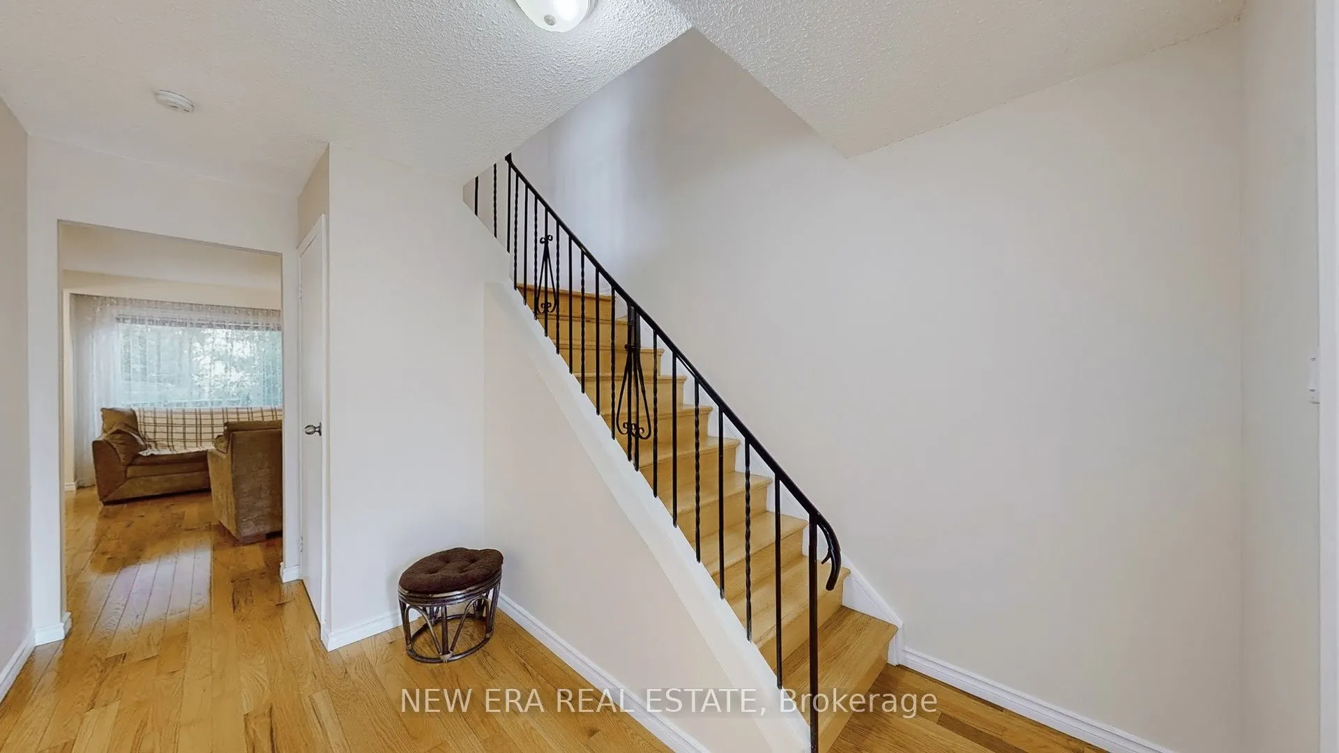 7227 Joliette Crescent