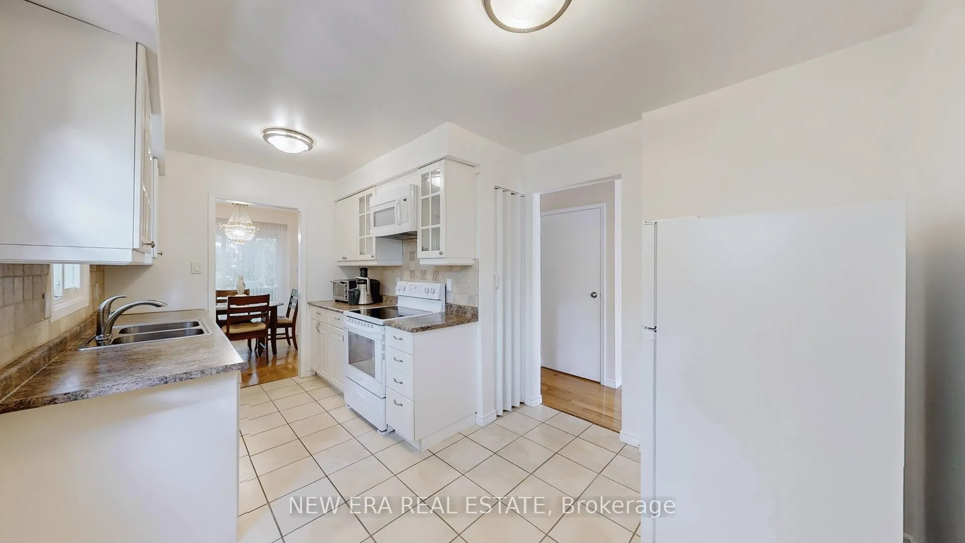 7227 Joliette Crescent