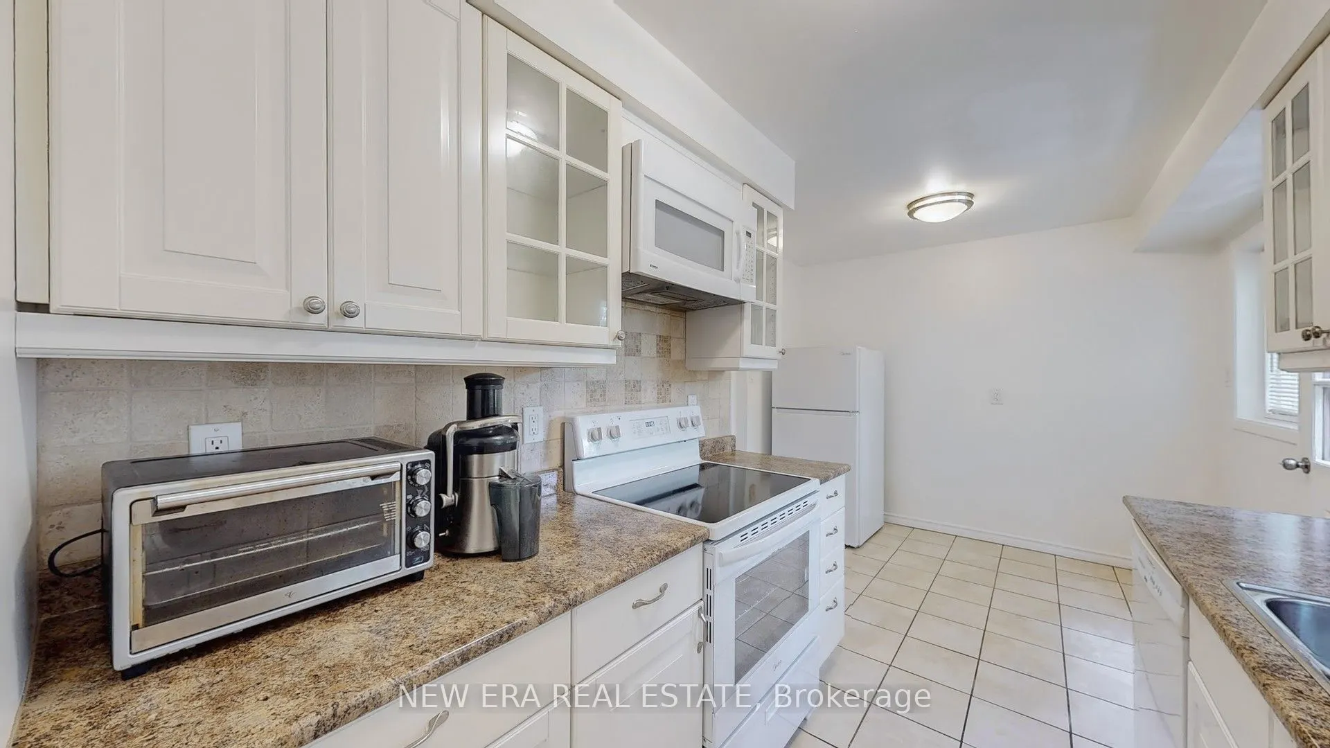 7227 Joliette Crescent