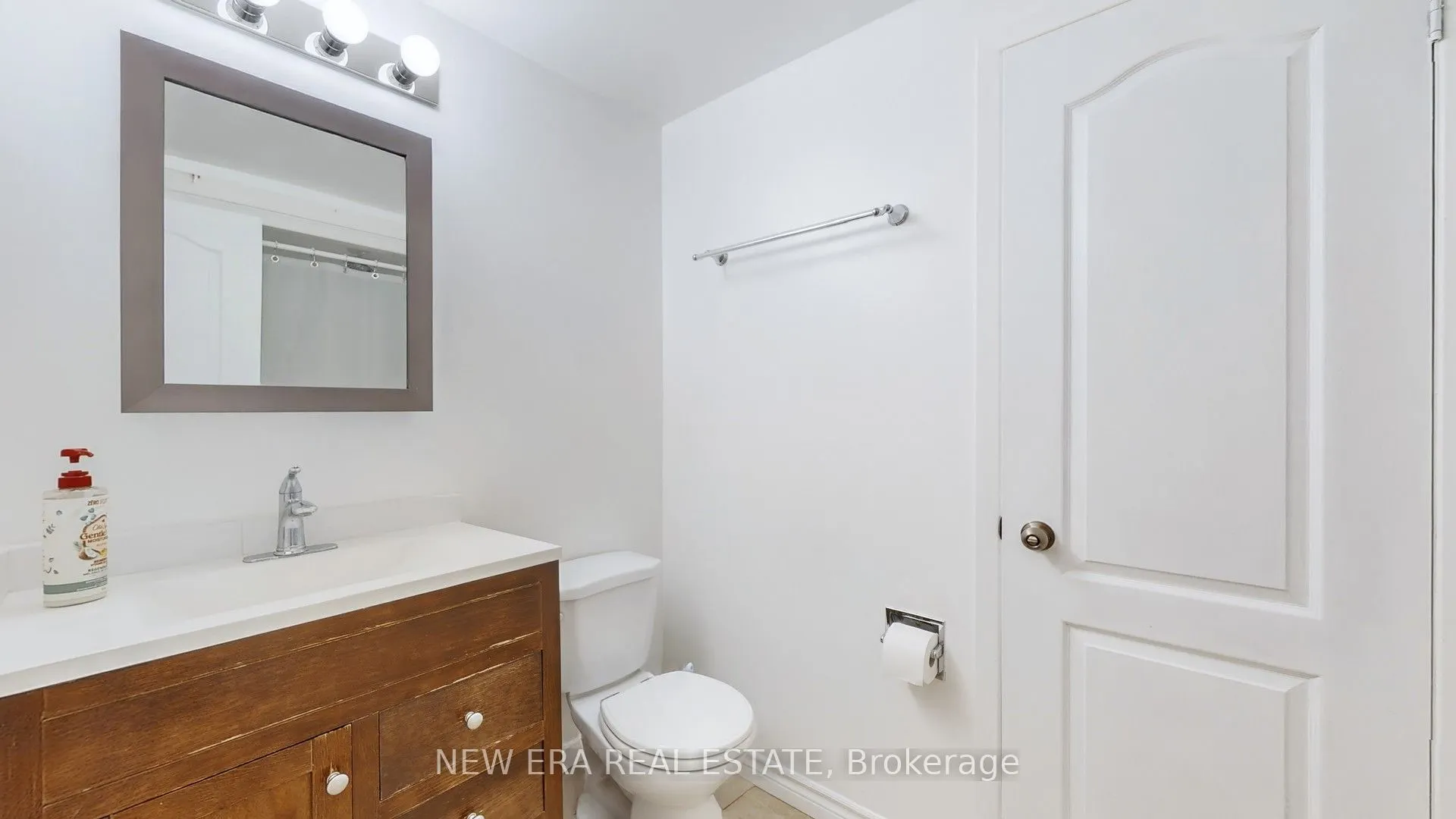 7227 Joliette Crescent