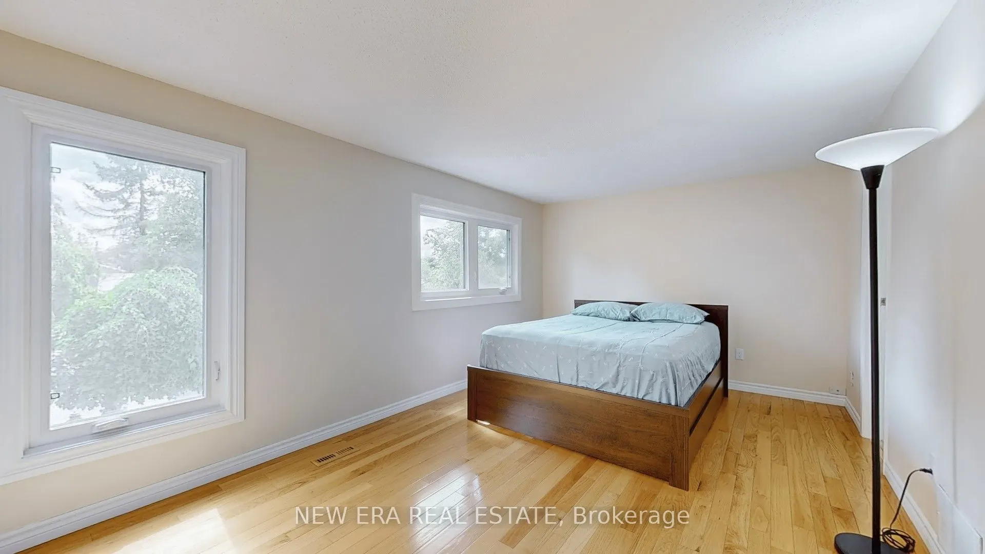 7227 Joliette Crescent