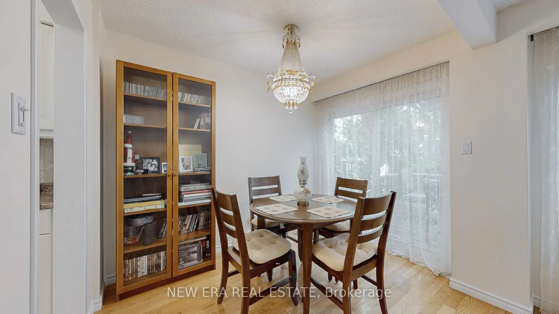 7227 Joliette Crescent