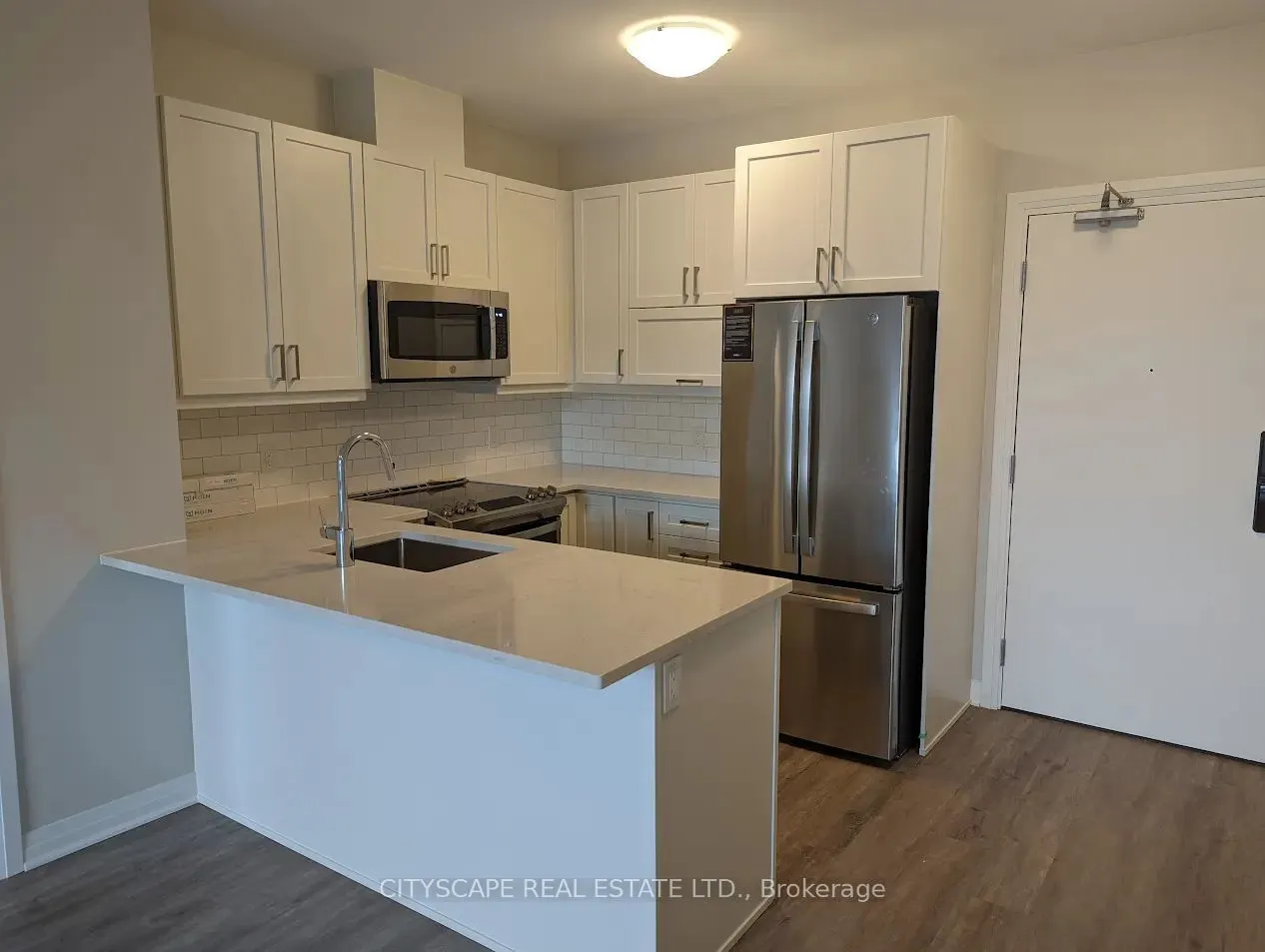 95 Dundas Street W, #103
