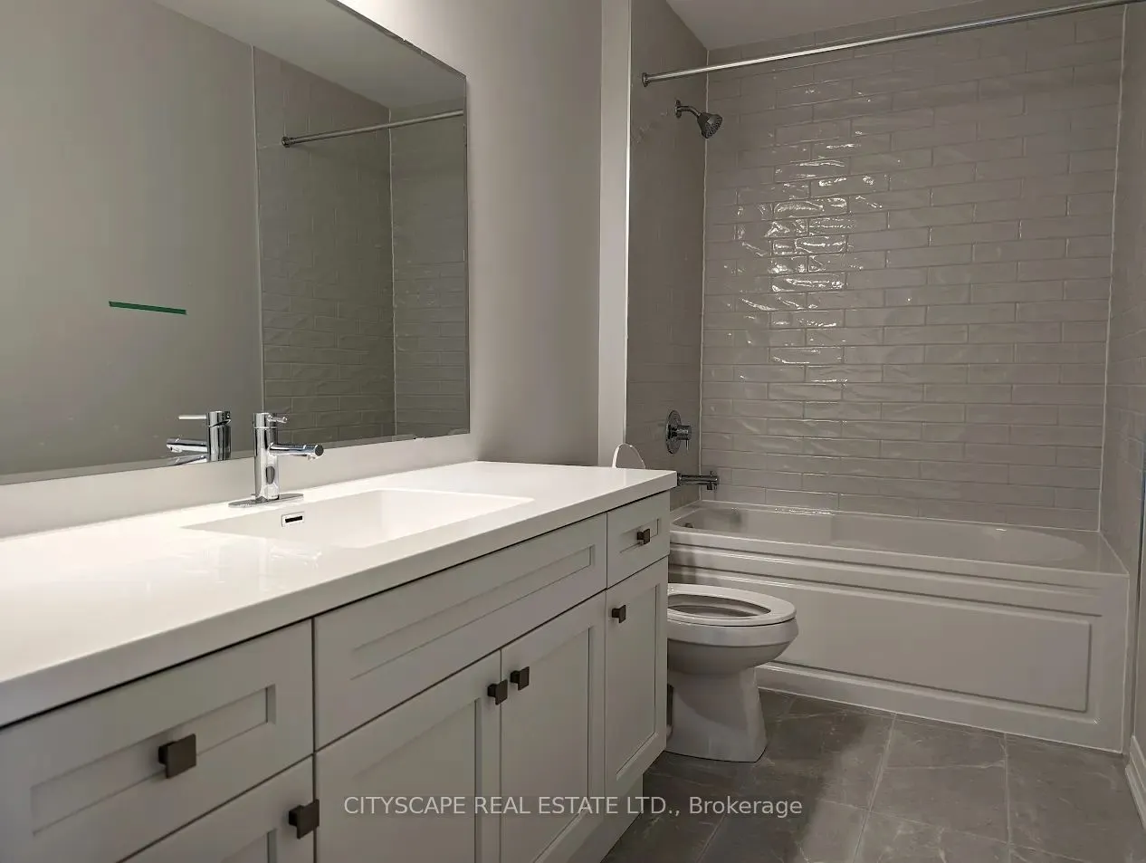 95 Dundas Street W, #103