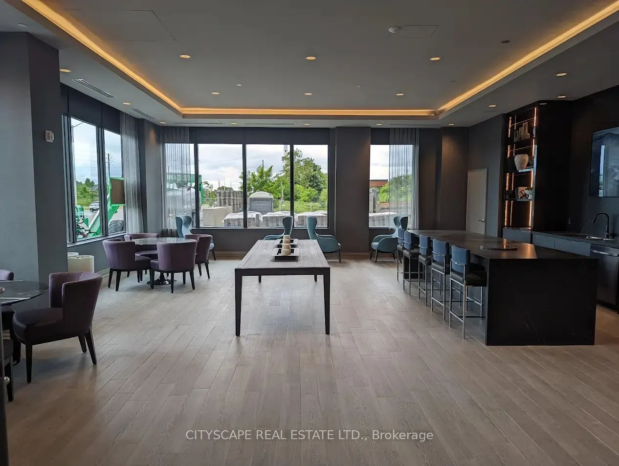 95 Dundas Street W, #103