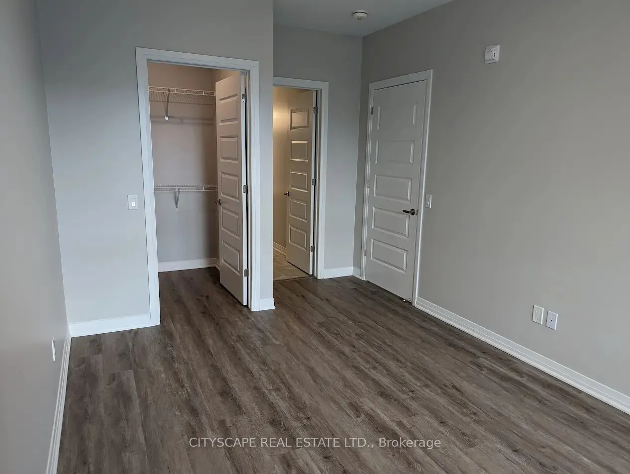 95 Dundas Street W, #103
