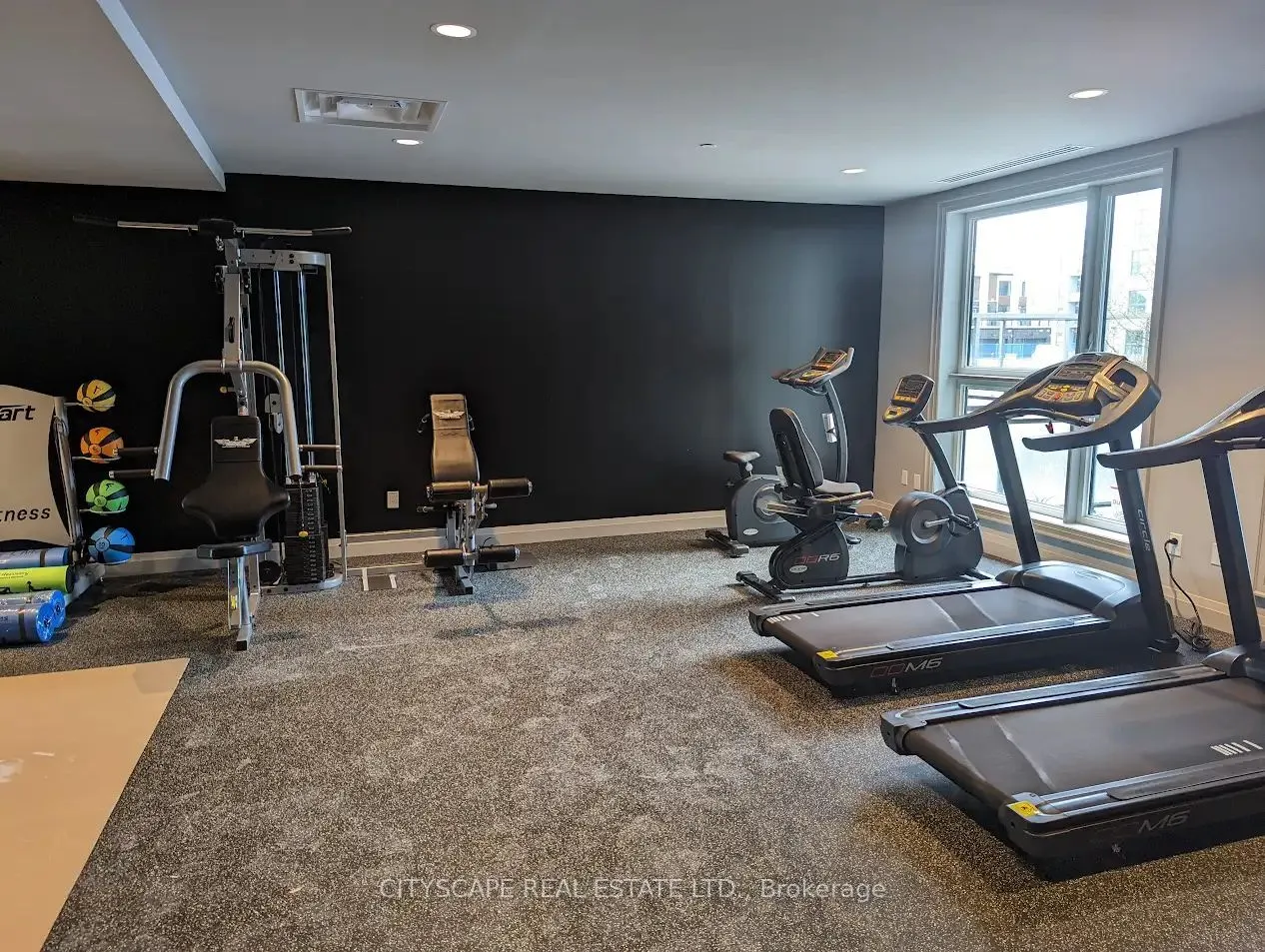 95 Dundas Street W, #103