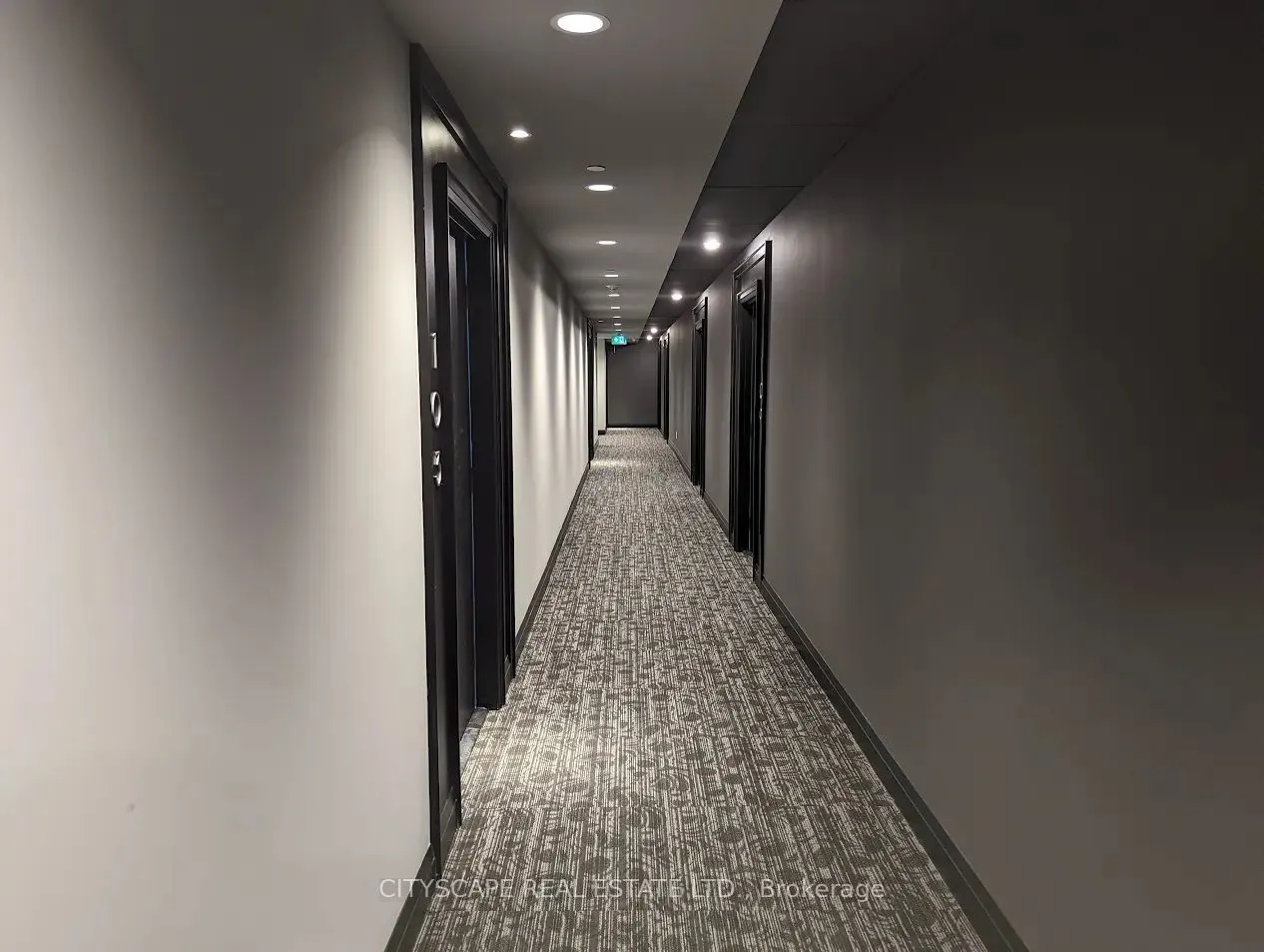 95 Dundas Street W, #103