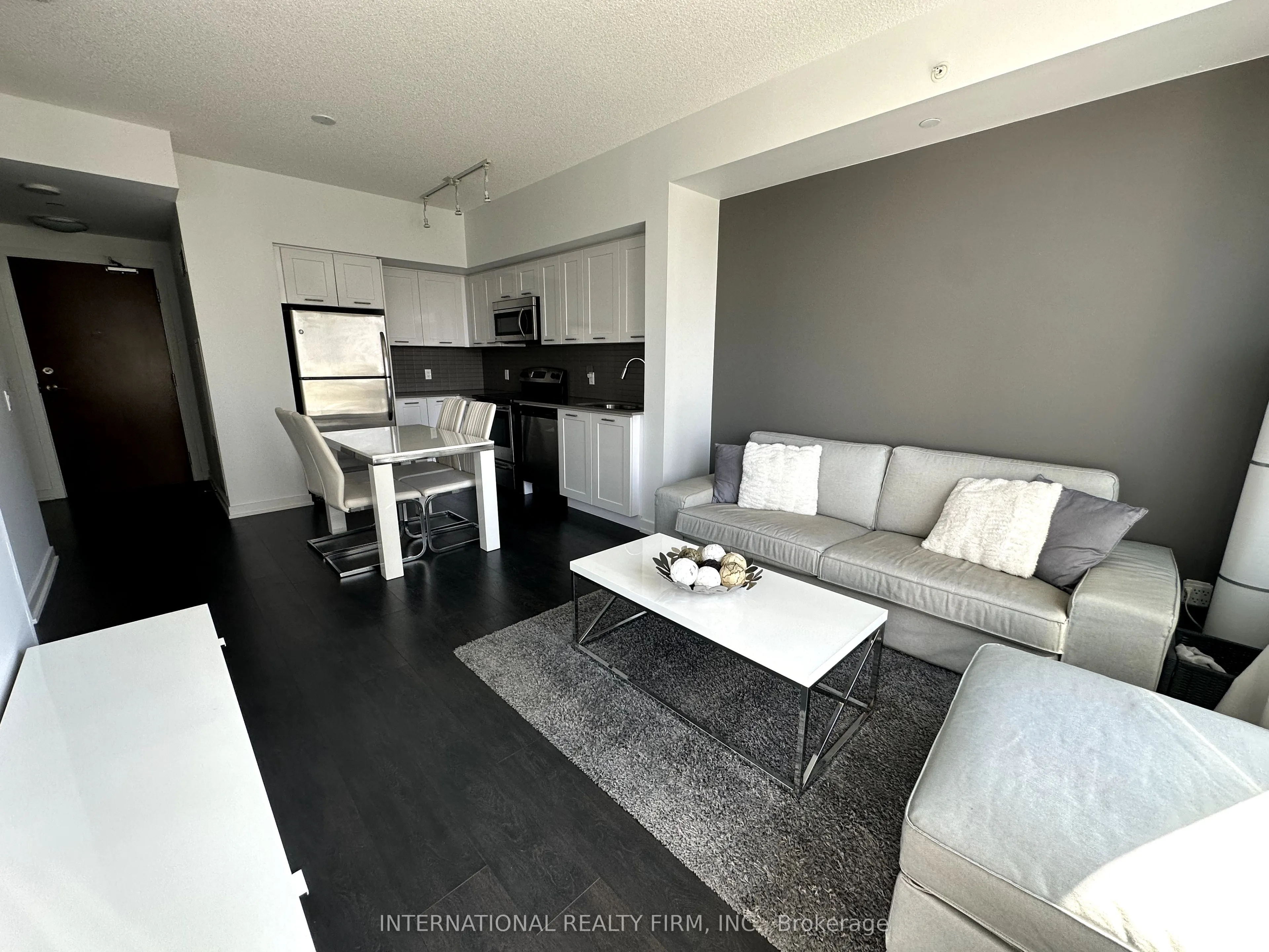 2212 LakeShore Boulevard W, #705