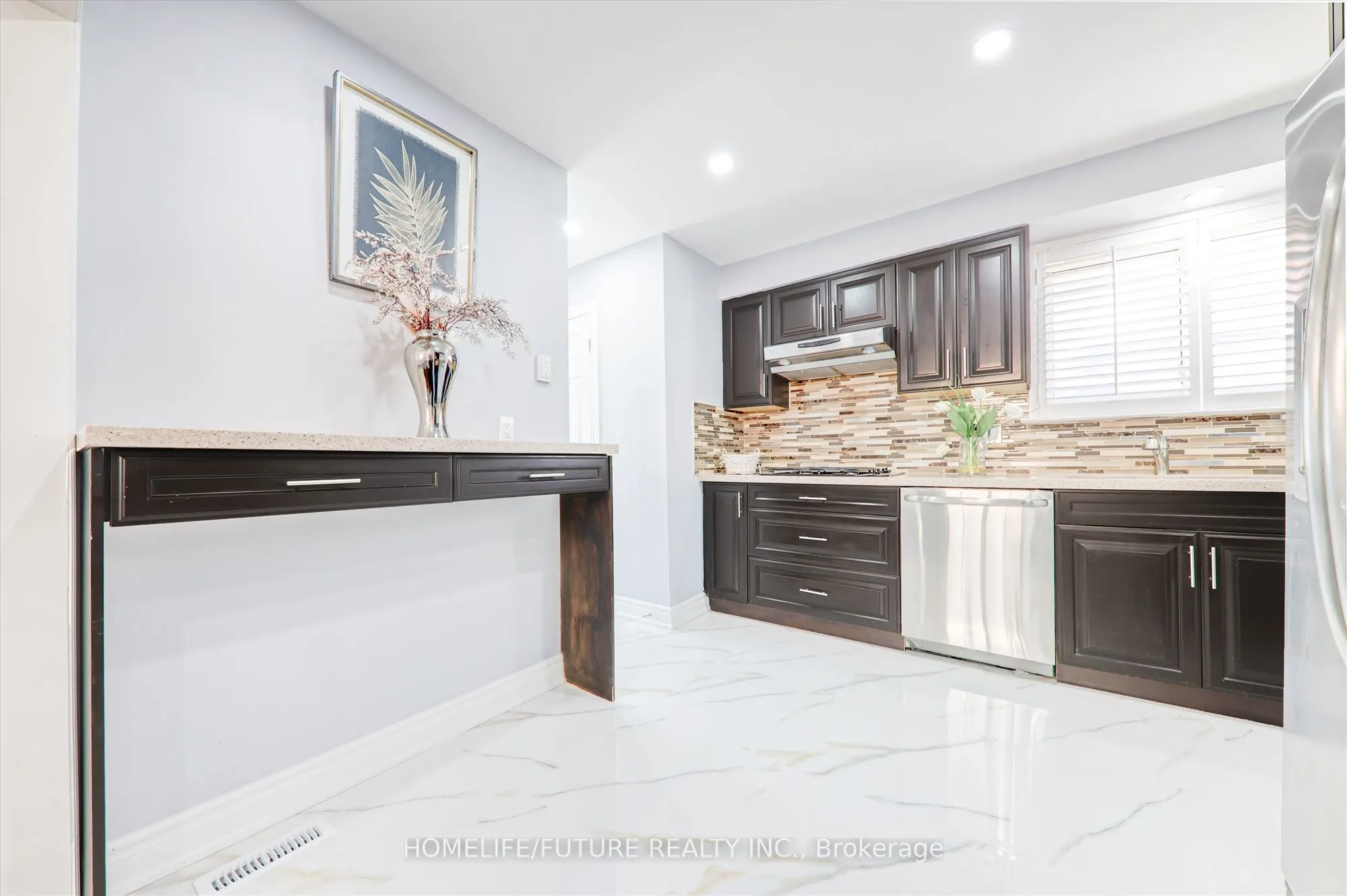 43 Tamarisk Drive, #Main