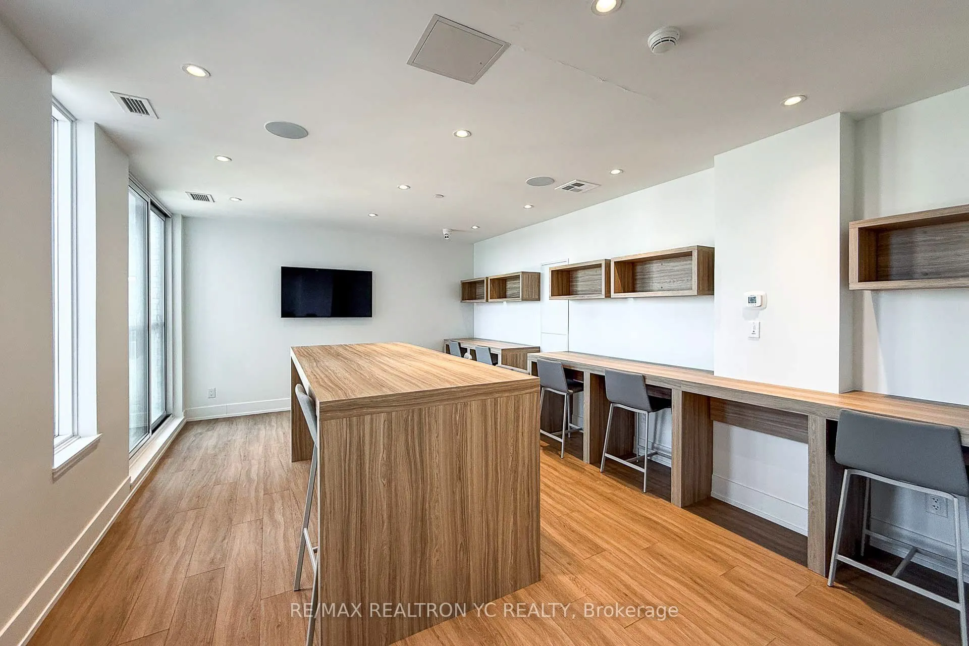 3100 Keele Street, #803