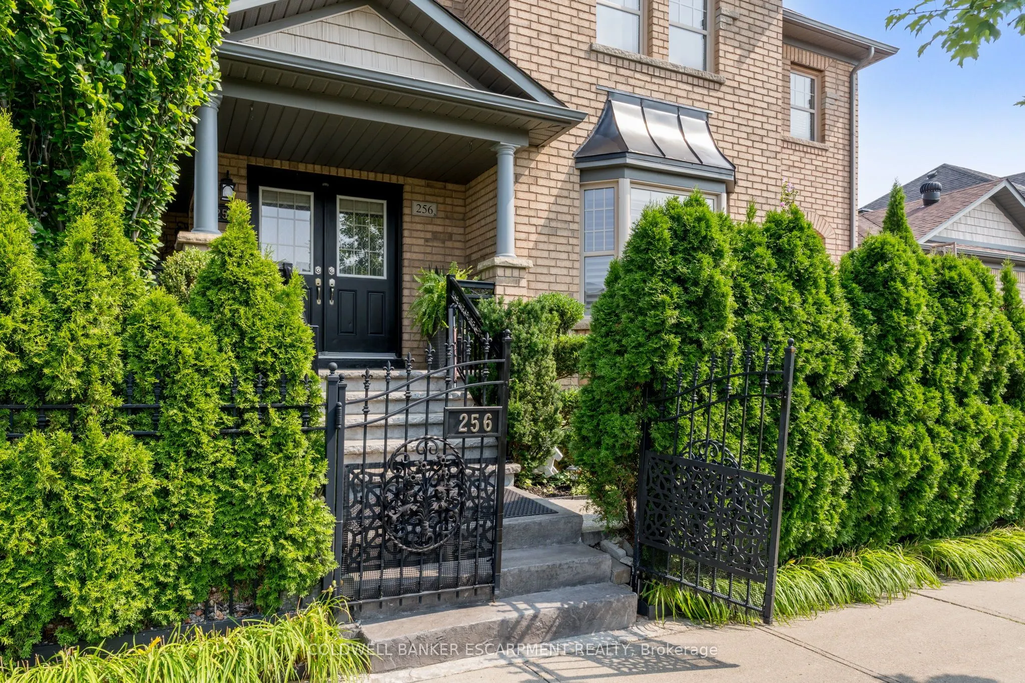 256 Landsborough Avenue