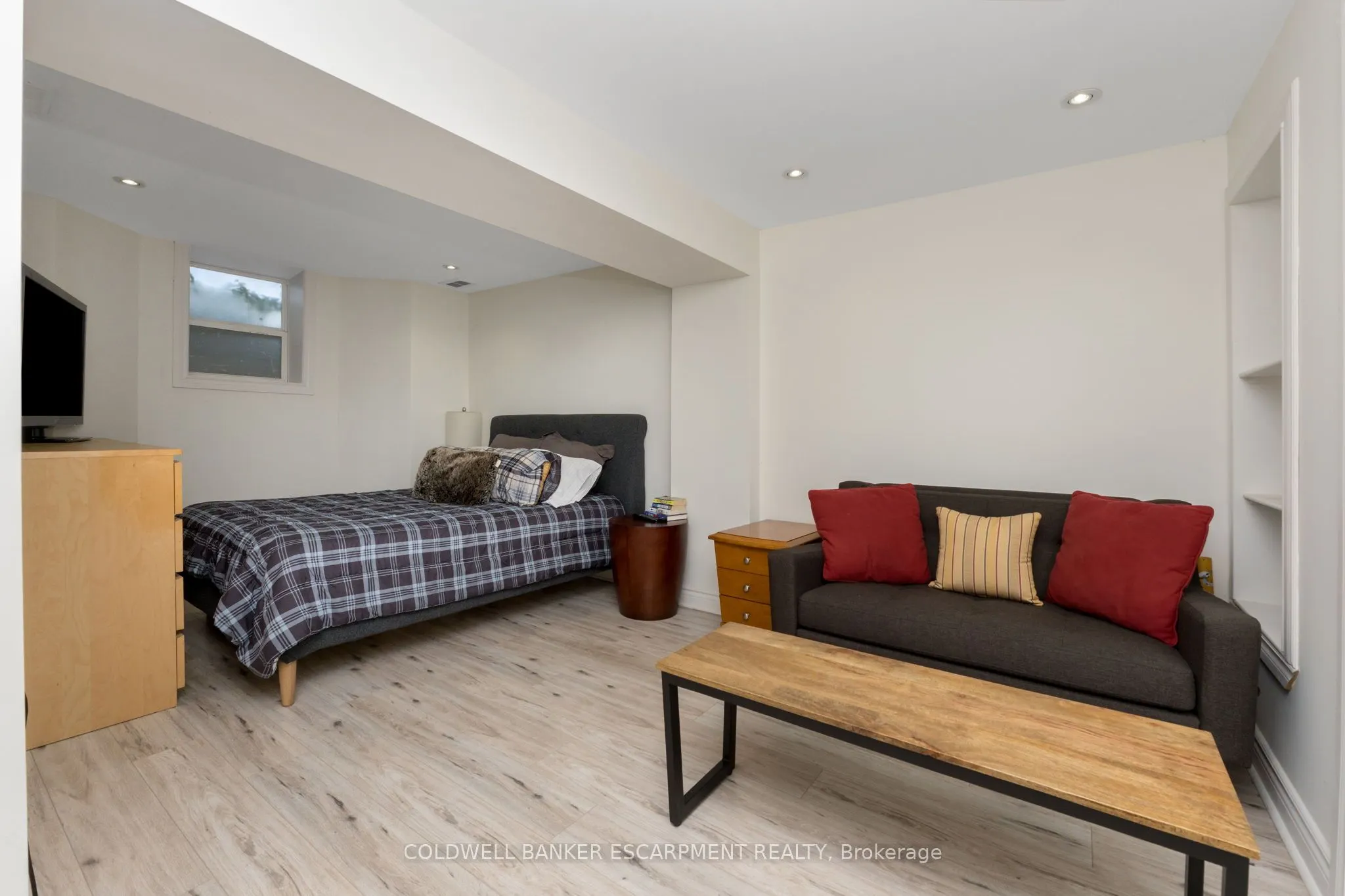 256 Landsborough Avenue