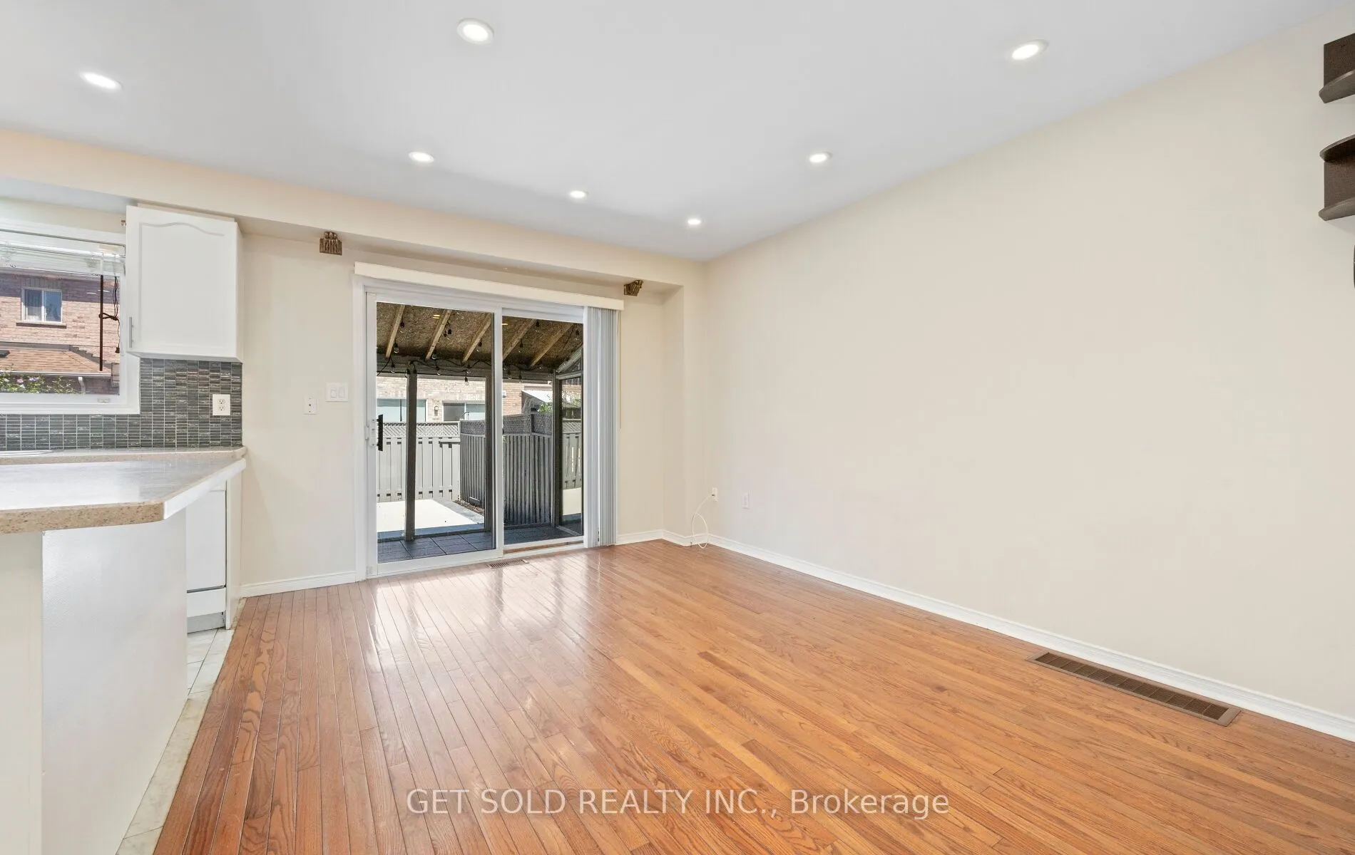 16 Mare Crescent