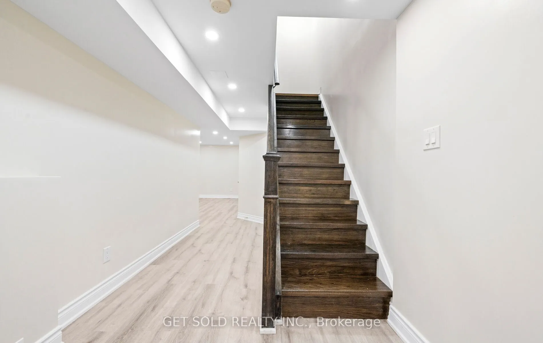 16 Mare Crescent