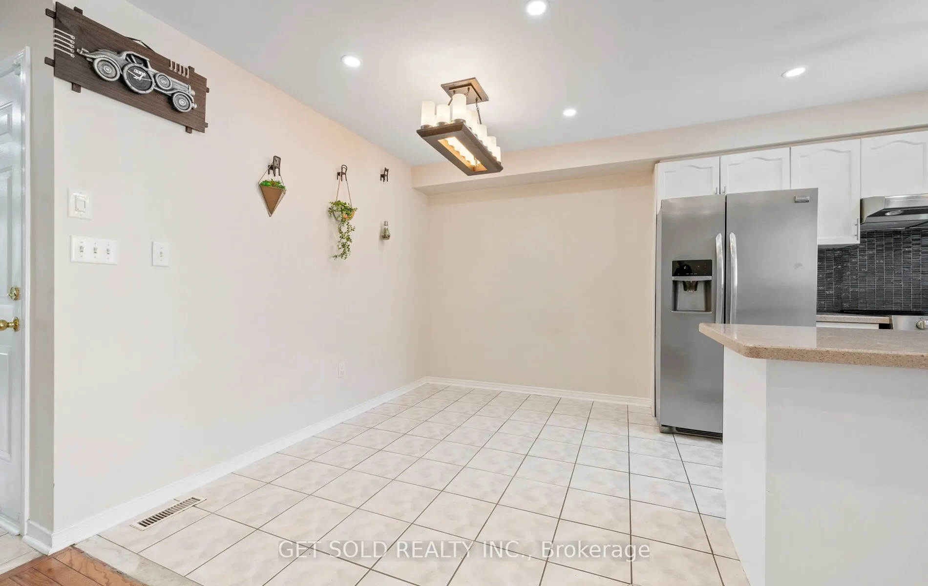 16 Mare Crescent