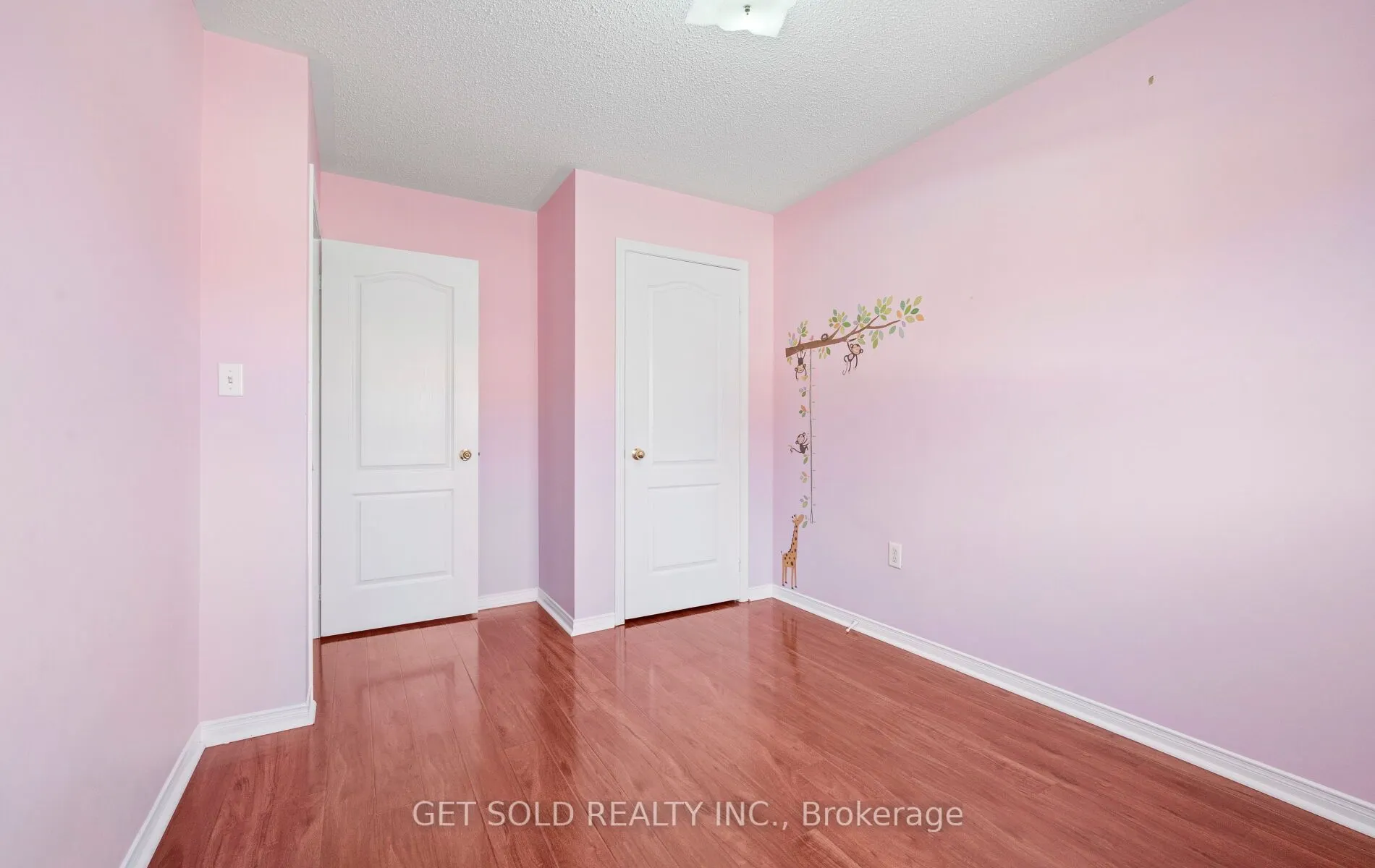 16 Mare Crescent