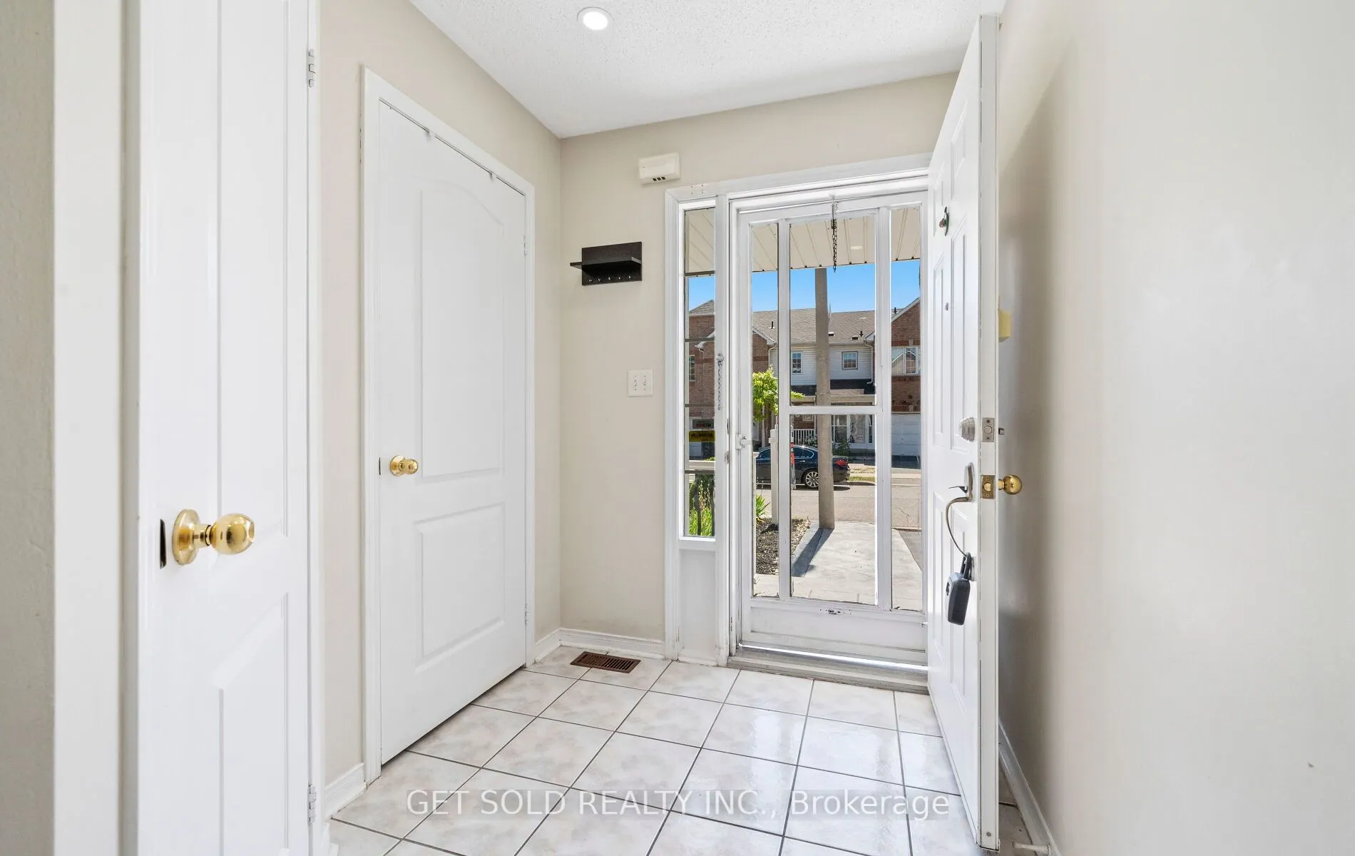 16 Mare Crescent