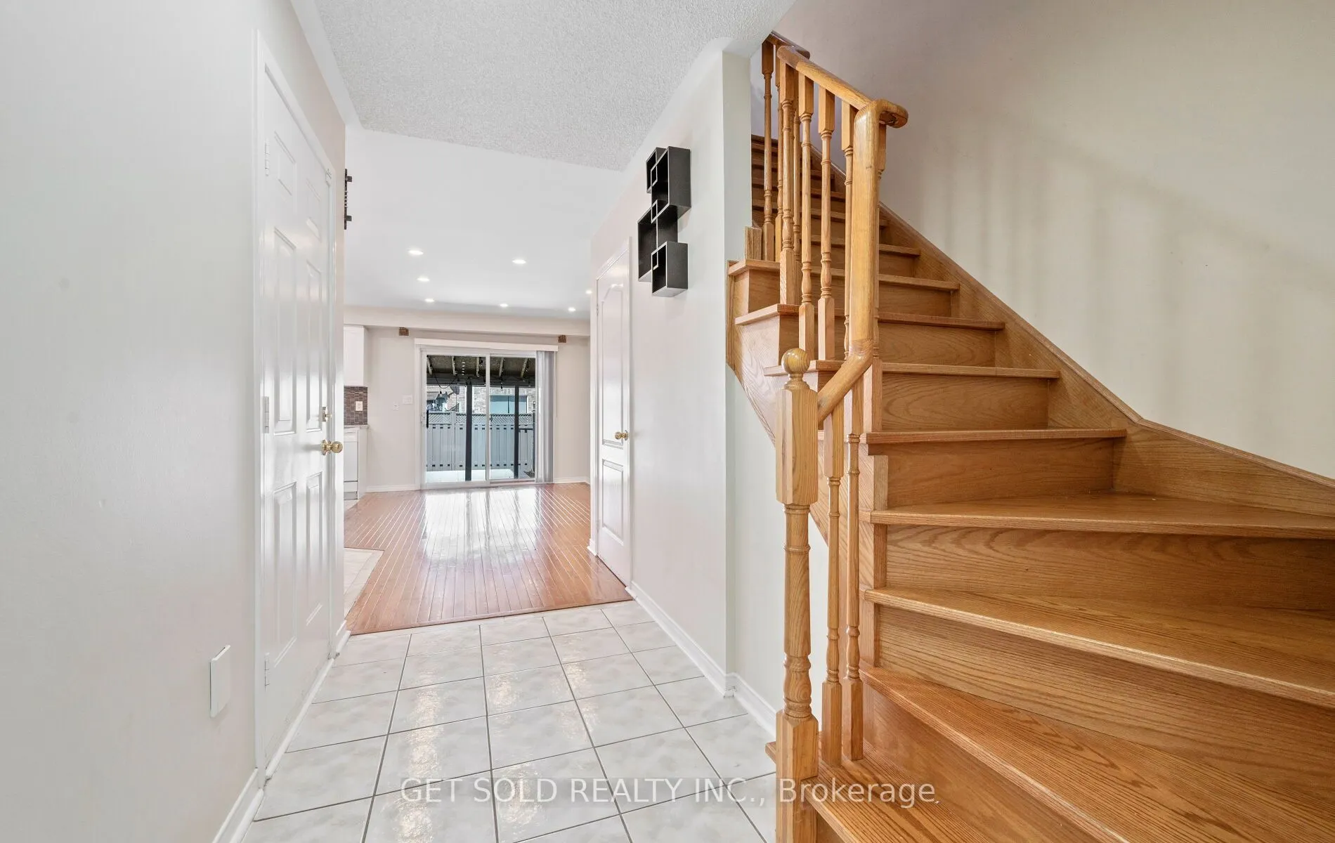 16 Mare Crescent