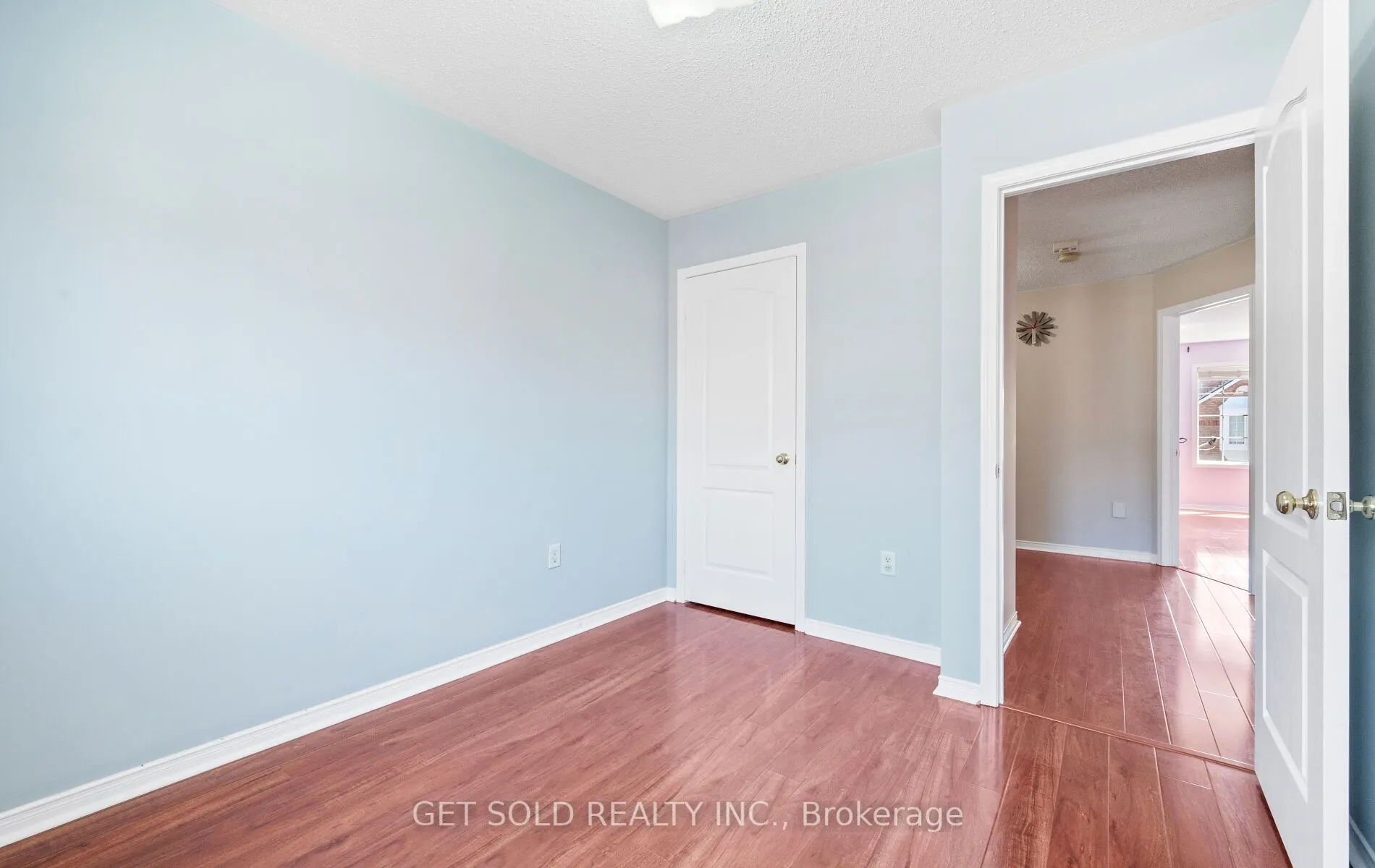 16 Mare Crescent