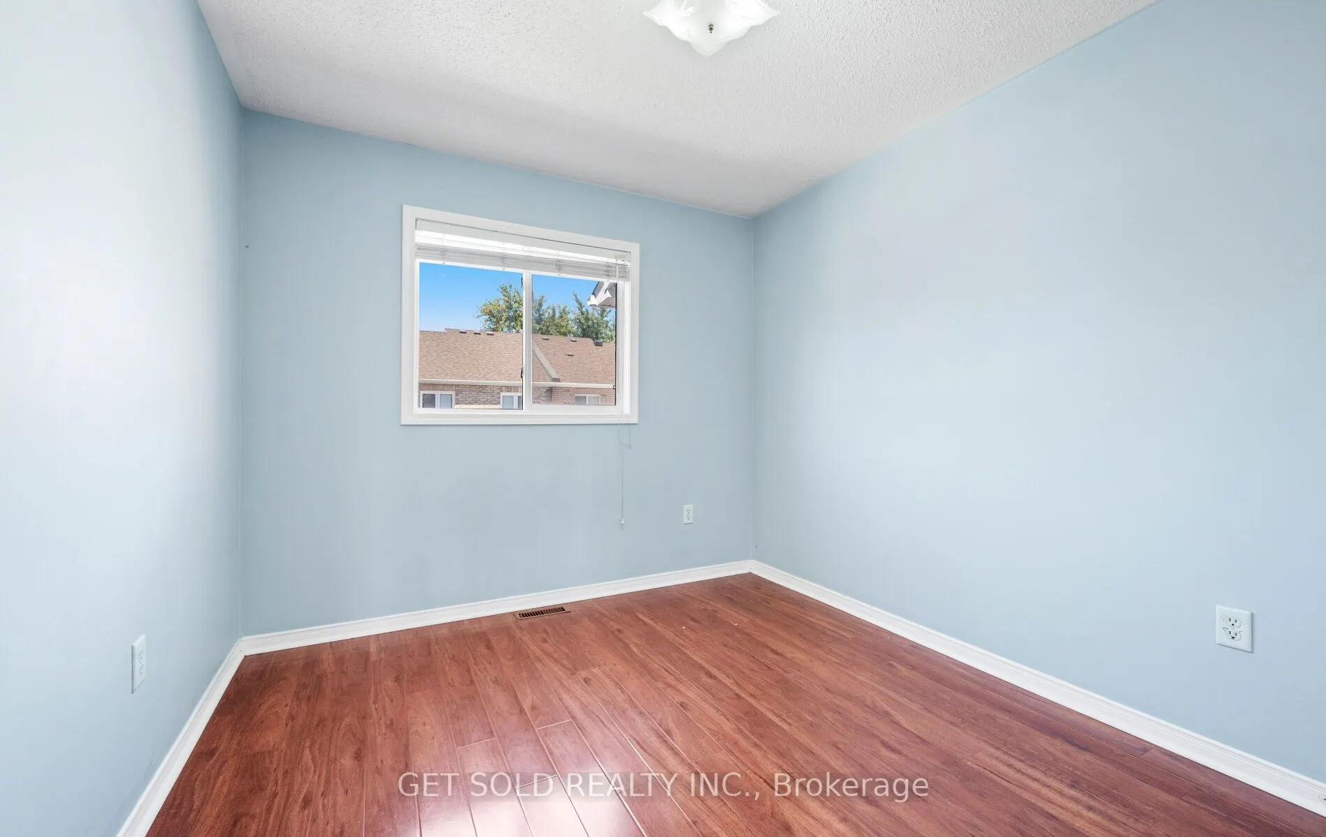 16 Mare Crescent