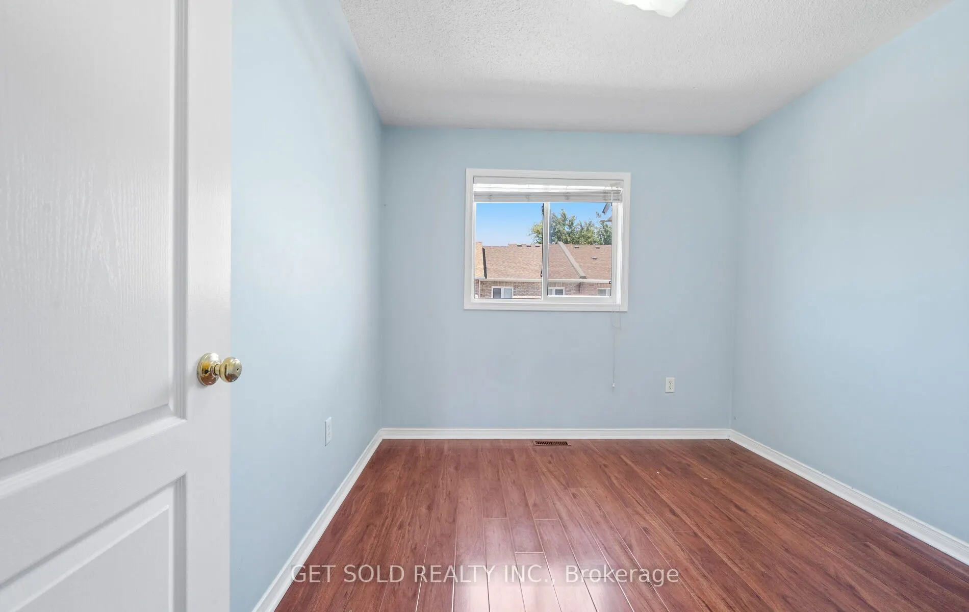 16 Mare Crescent