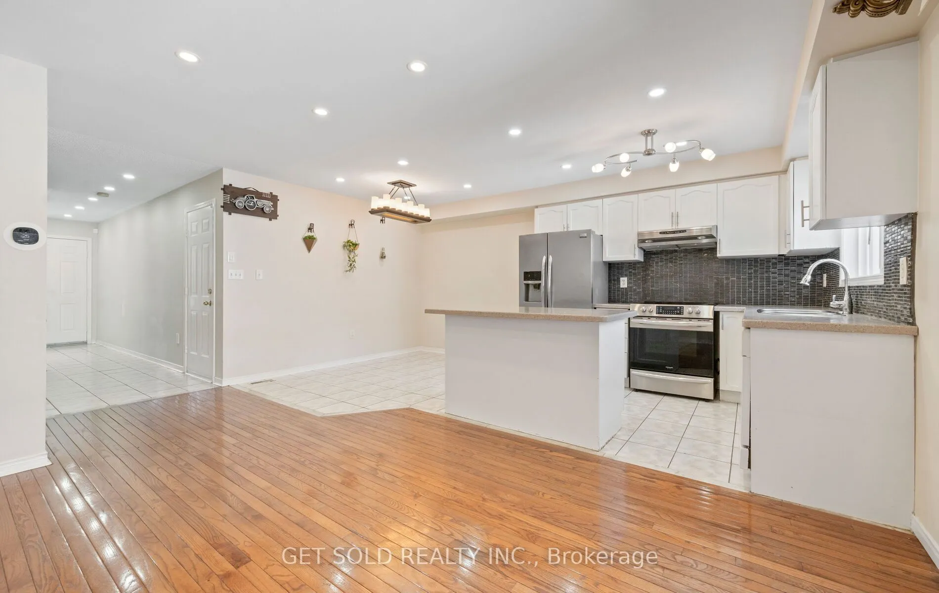 16 Mare Crescent
