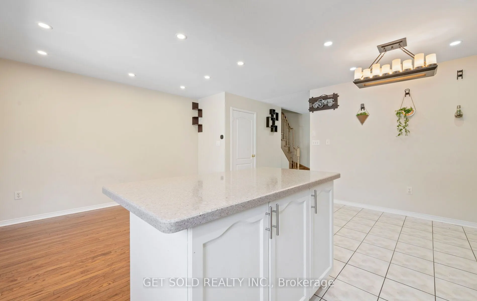 16 Mare Crescent
